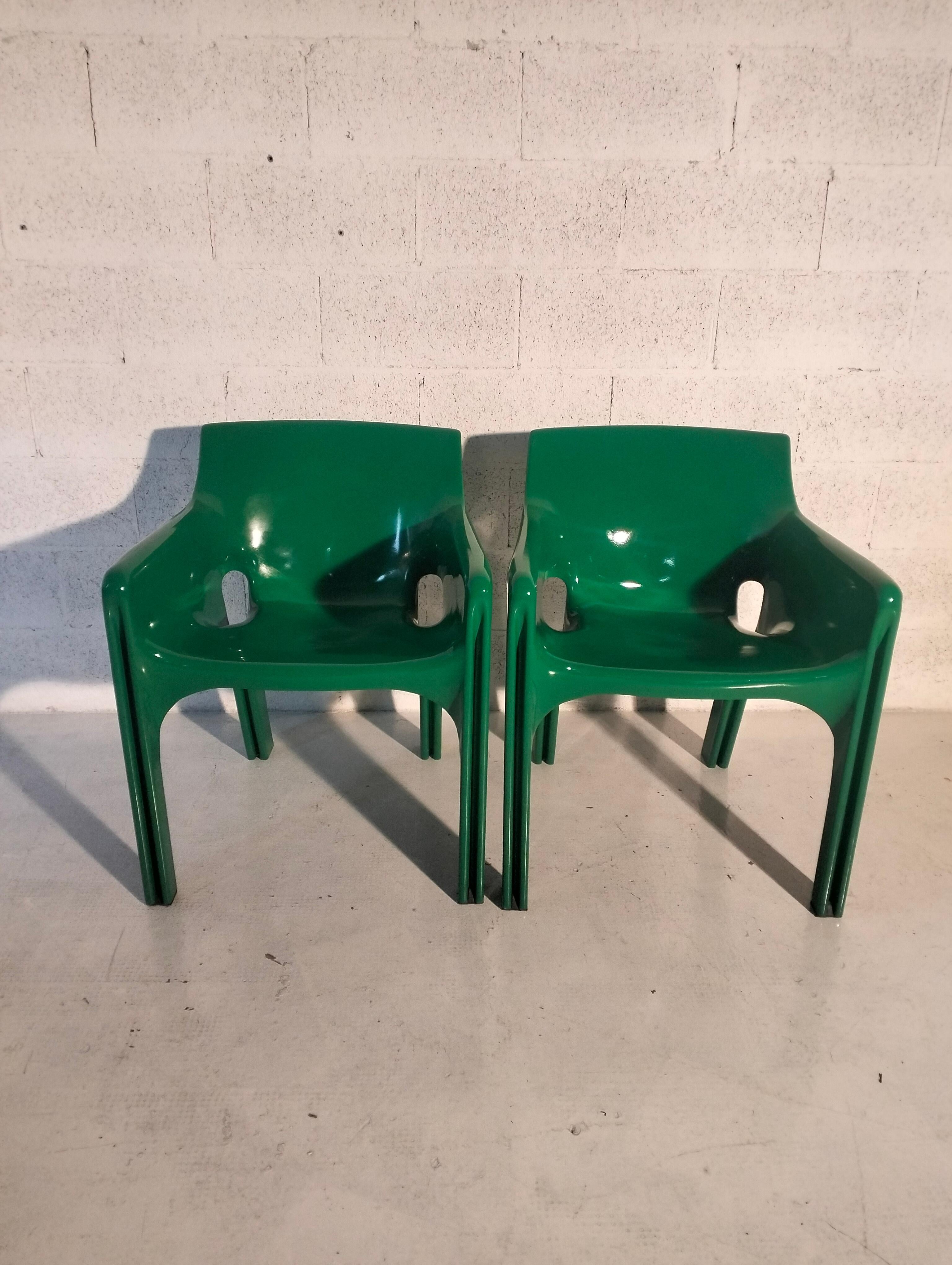 Plastic Set of 2 plastic armchairs Gaudì mod. by V. Magistretti for Artemide  70's For Sale