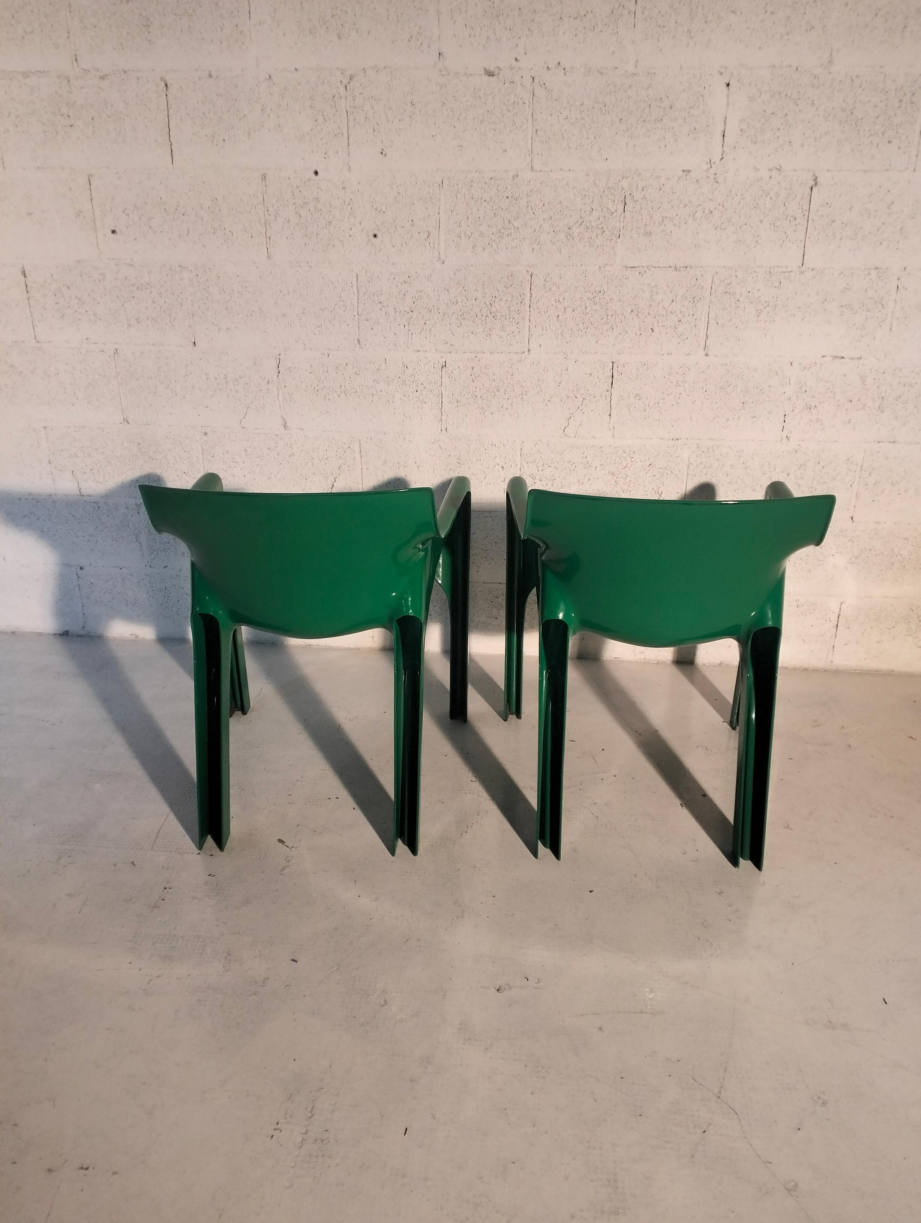 Set of 2 plastic armchairs Gaudì mod. by V. Magistretti for Artemide  70's For Sale 2