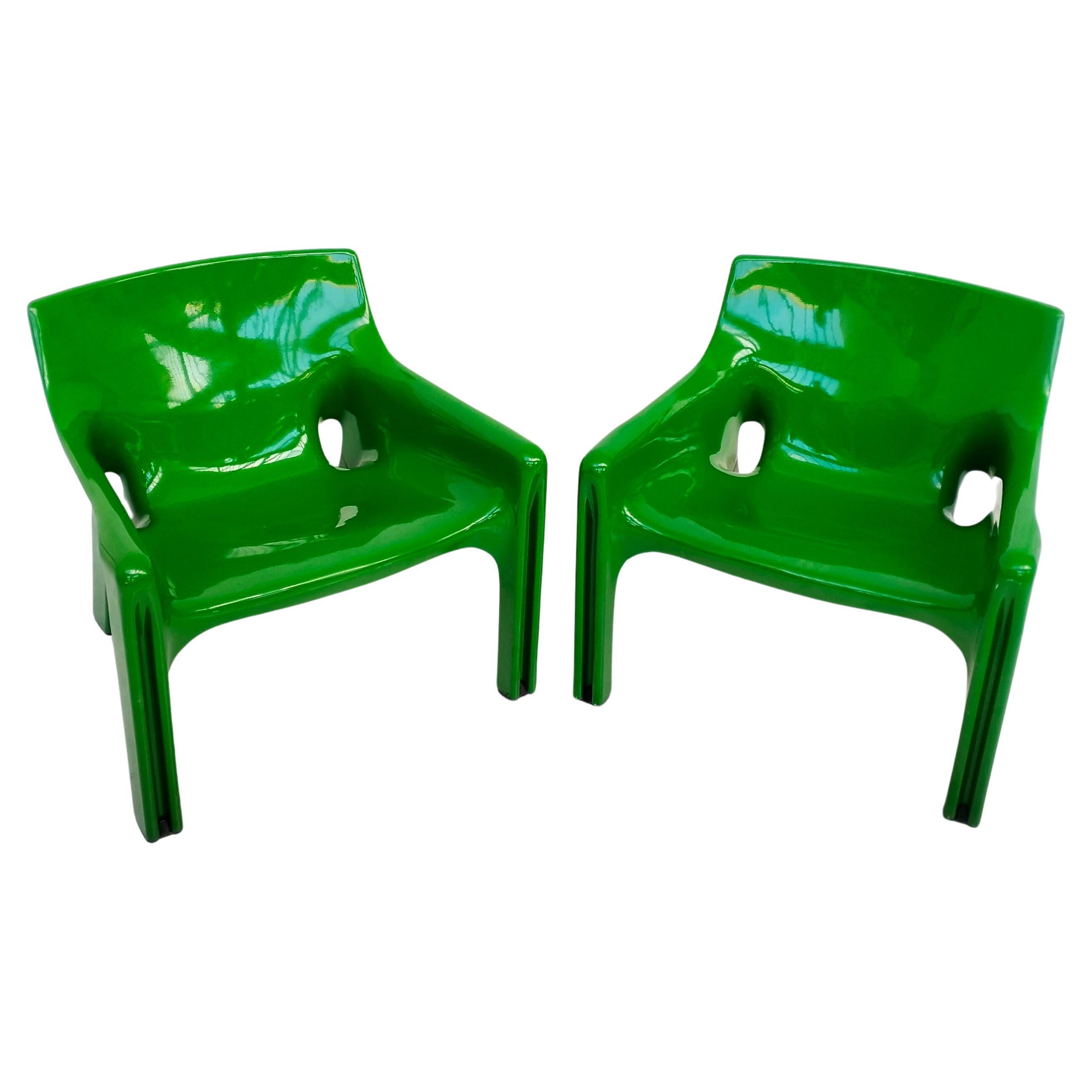 Set of 2 plastic armchairs Vicario by Vico Magistretti for Artemide�  70's