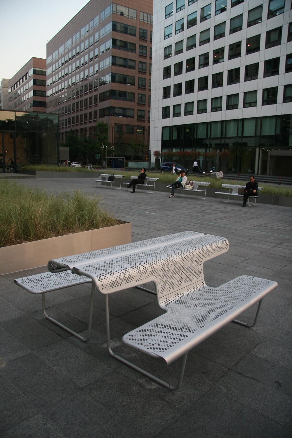 Set of 2 Poeta  Industrial Bench in Perforated Steel Finish By Alfredo Häberli In New Condition For Sale In Barcelona, ES