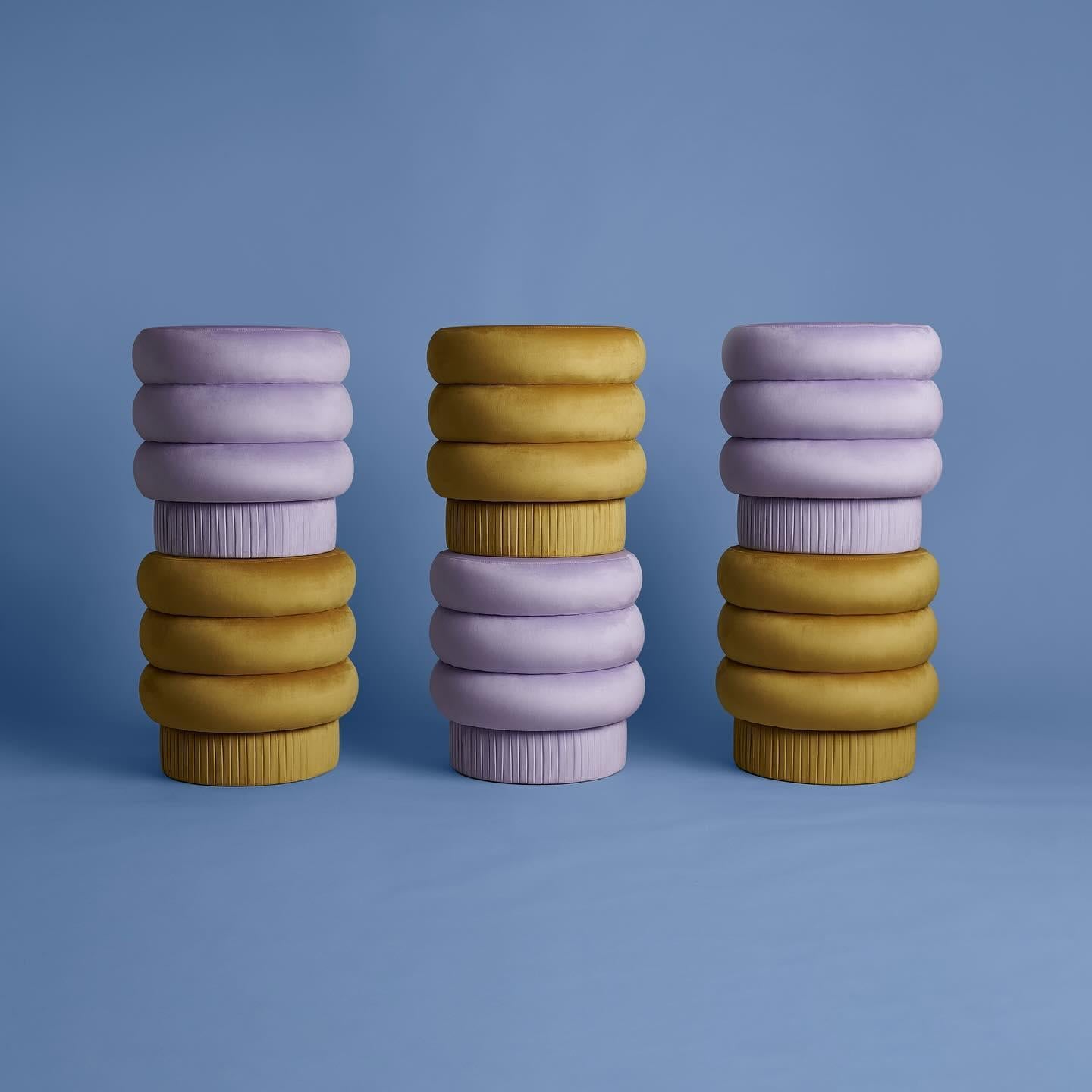 2er-Set Pompa Contemporary Skulpturale Poufs aus Samt von Houtique im Angebot 8