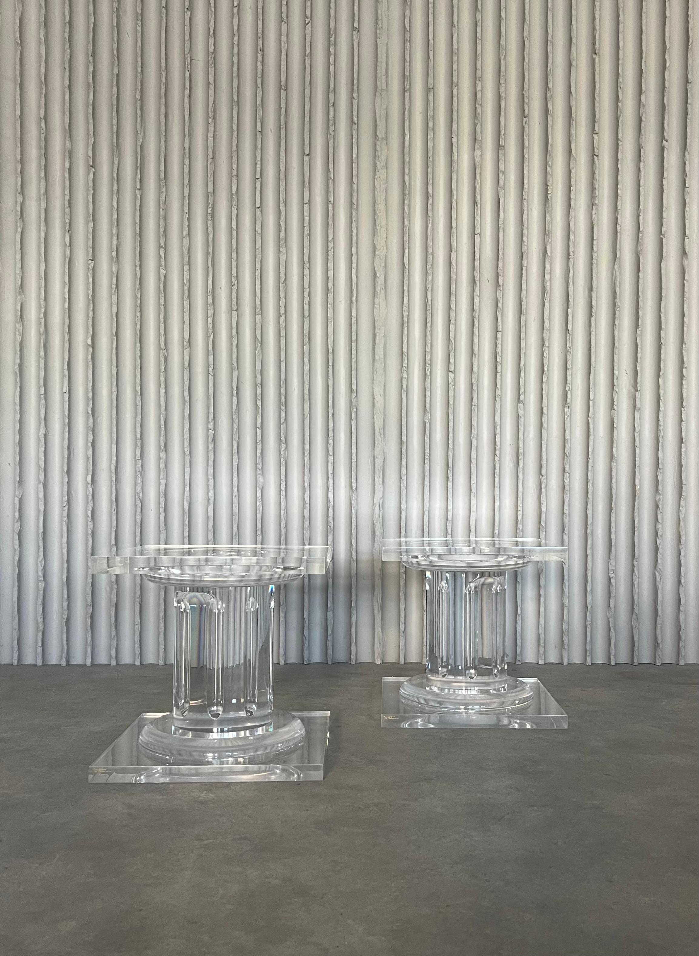 Artistic object or sidetable in the shape of a Roman or Greek column, made of solid transparant acrylic.

The design displays the exemplary talent of the progressive Italian product design during the seventies and eighties.

Important piece that is