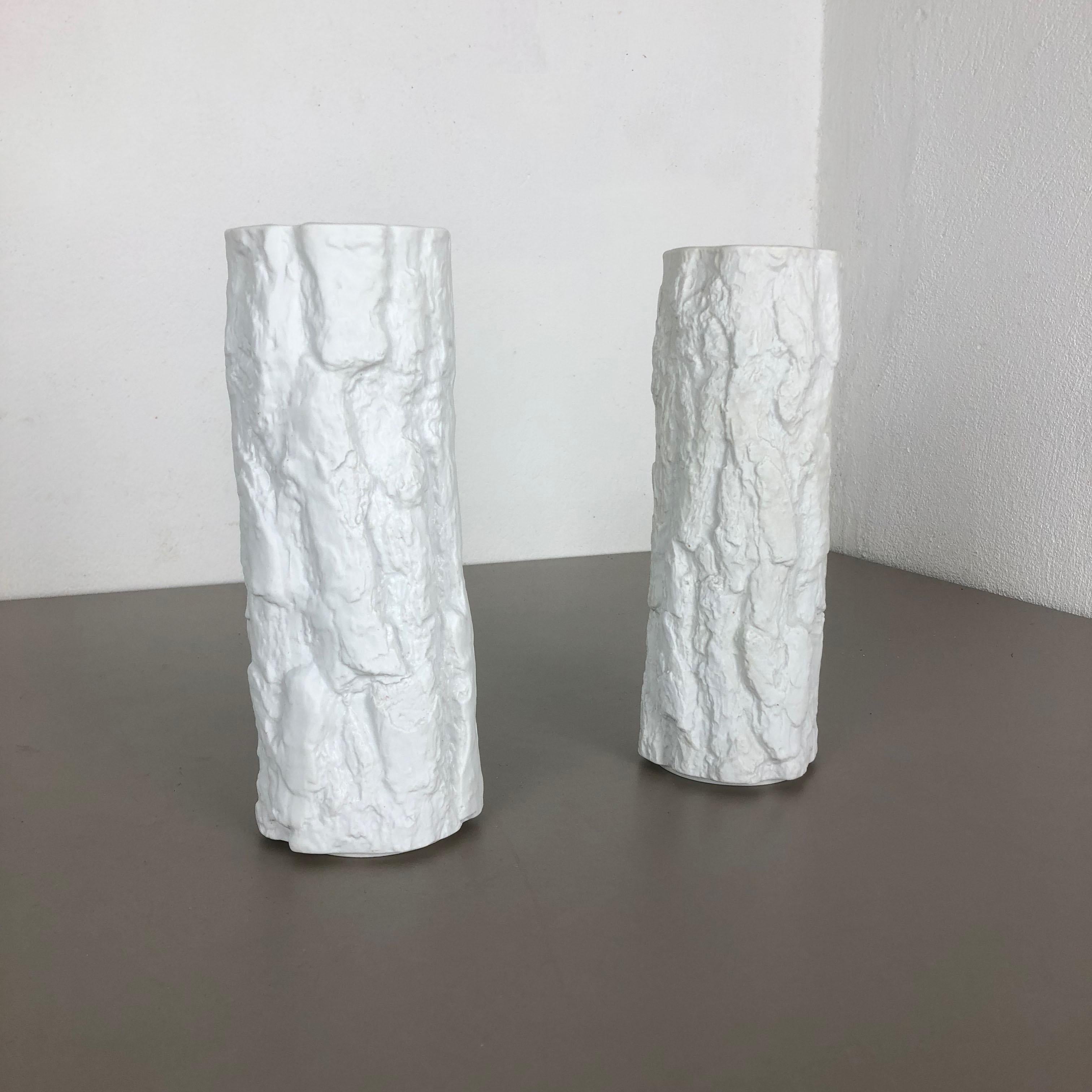 Articolo:

Vaso in porcellana OP Art


Produttore:

Bareuther Waldsassen Baviera Germania


Descrizione:

Questo originale vaso vintage OP Art è stato prodotto negli anni '70 in Germania. È realizzata in porcellana con una superficie in