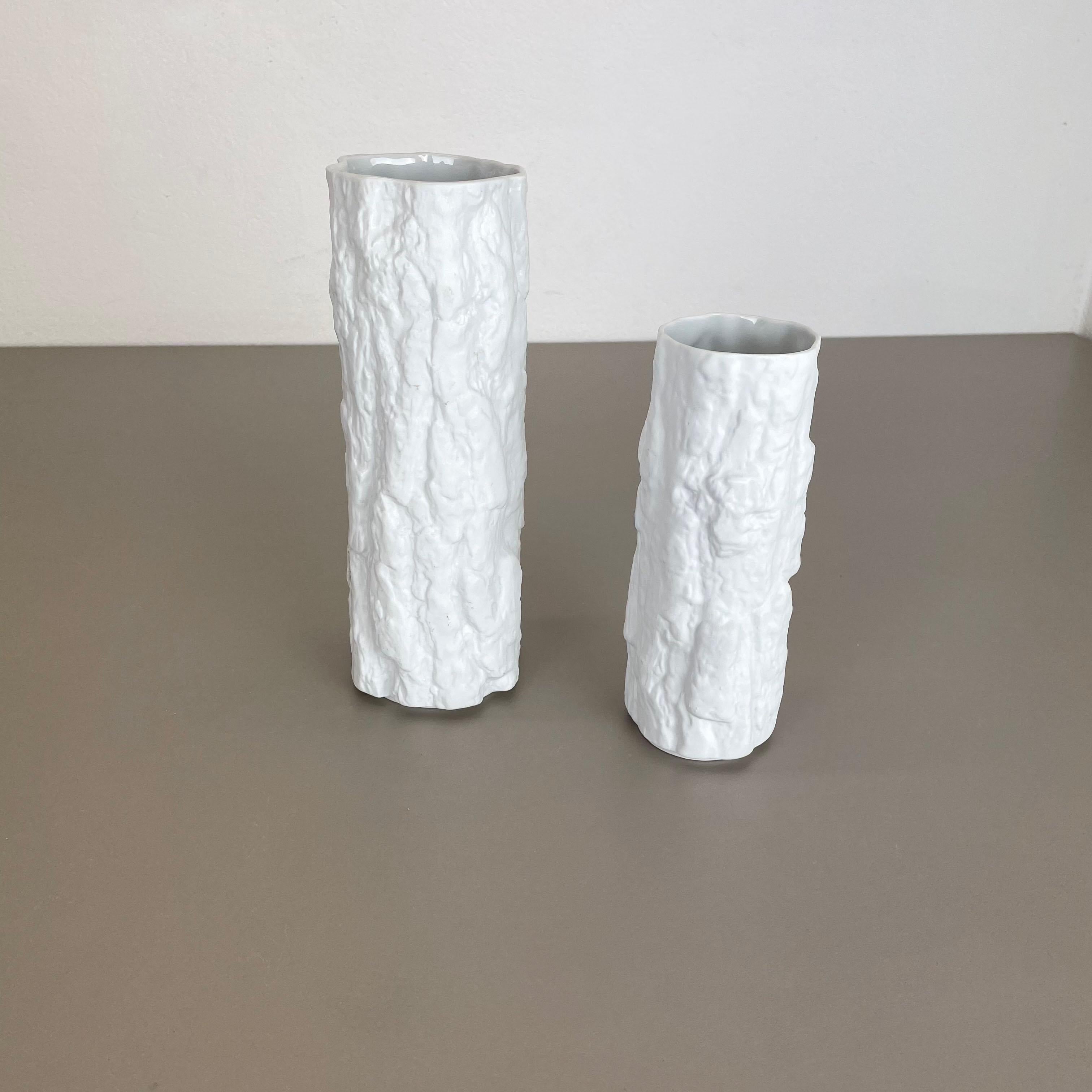 Set of 2 Porcelain OP Art Brutalist Vase by Bareuther, Bavaria, Germany, 1970s In Good Condition For Sale In Kirchlengern, DE