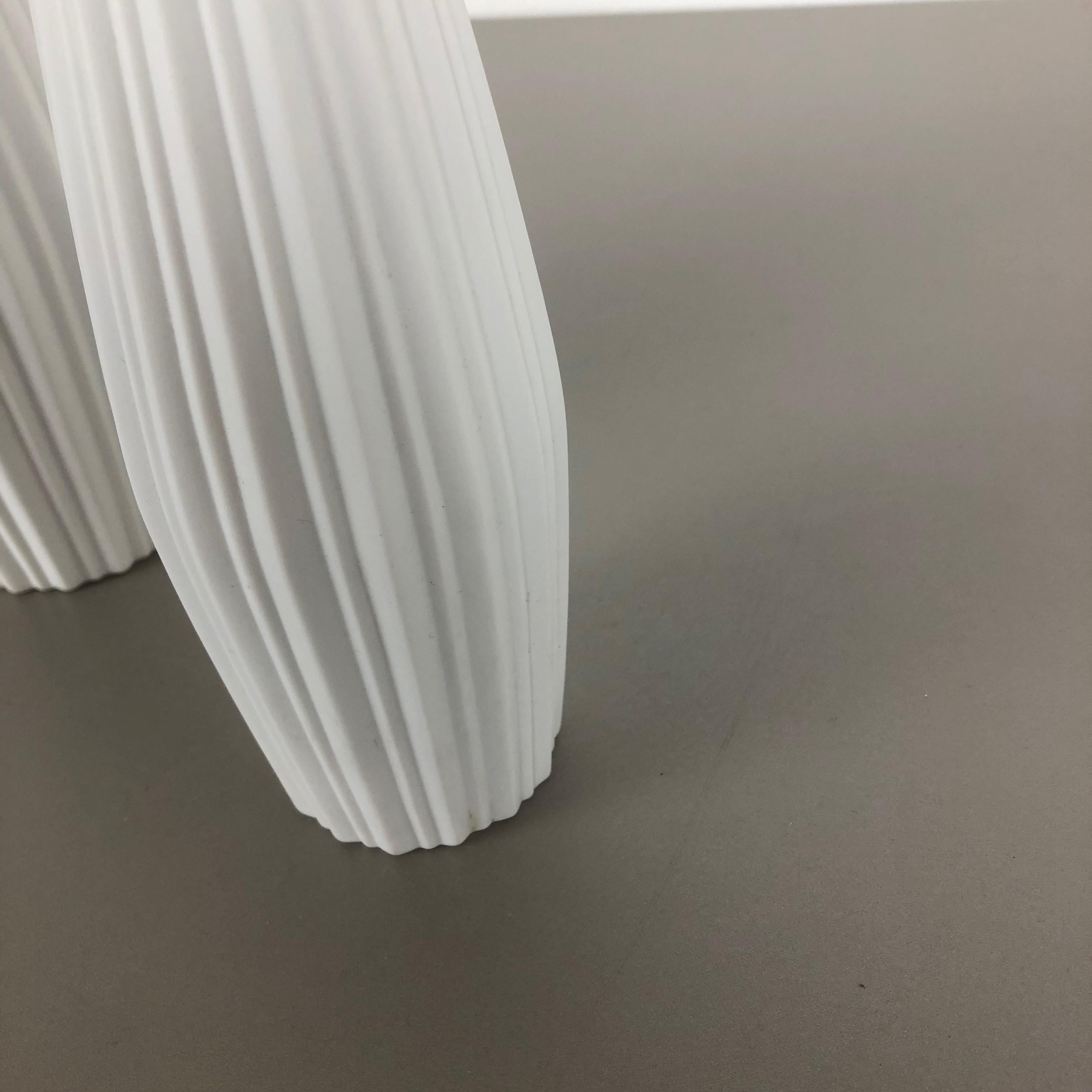 Ensemble de 2 vases «LINES » en porcelaine d'art optique de Heinrich Selb, Allemagne, 1970 en vente 13