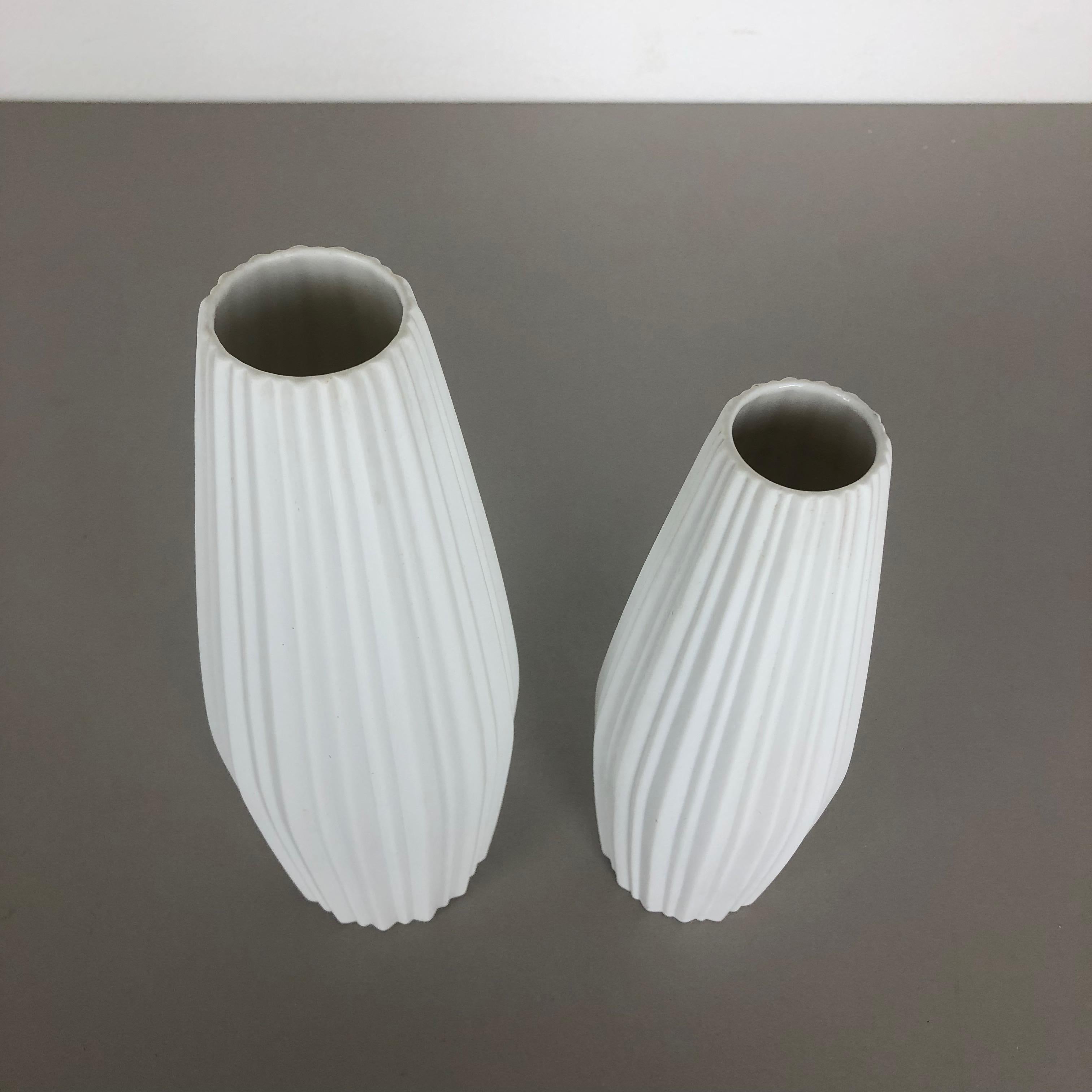 Ensemble de 2 vases «LINES » en porcelaine d'art optique de Heinrich Selb, Allemagne, 1970 Bon état - En vente à Kirchlengern, DE