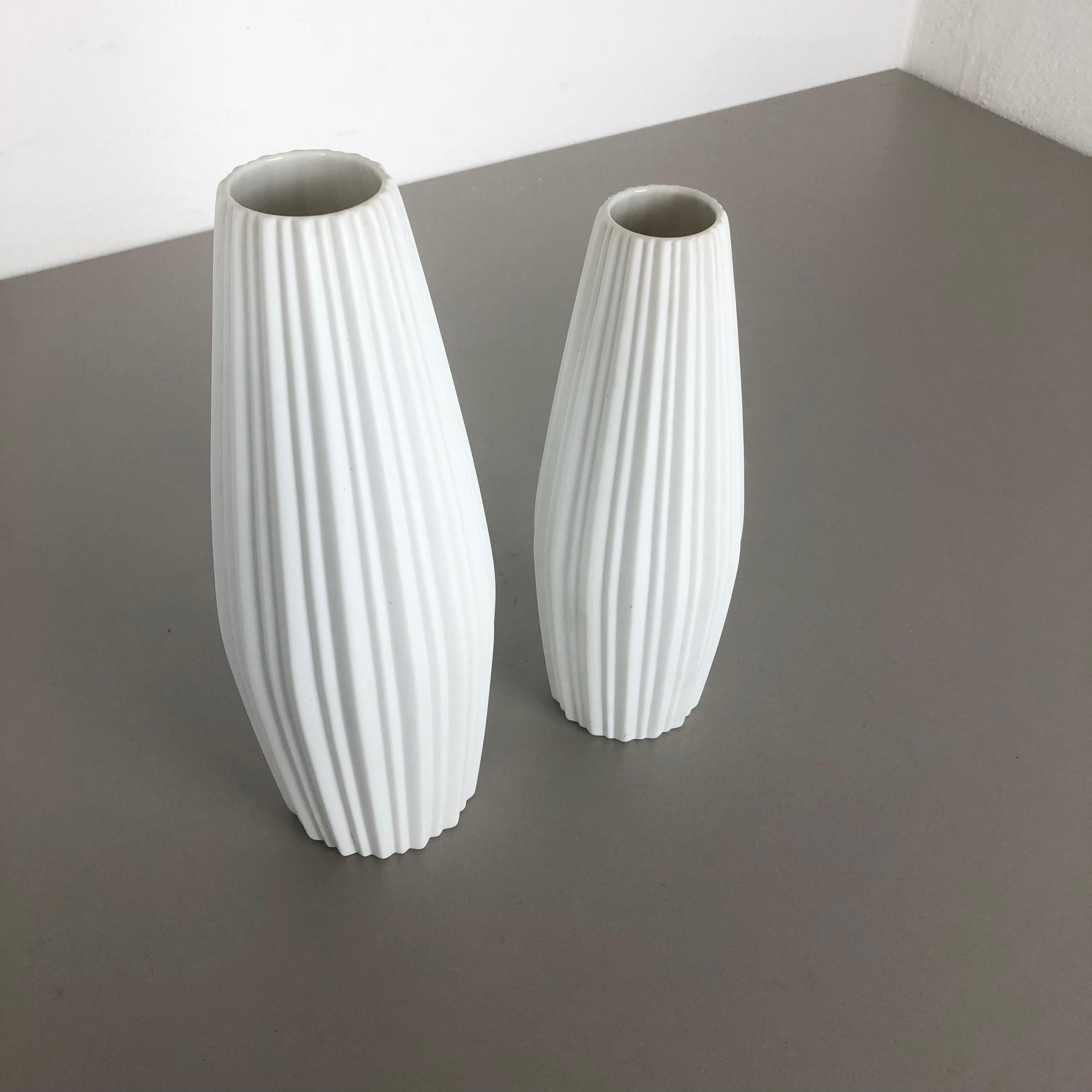 20ième siècle Ensemble de 2 vases «LINES » en porcelaine d'art optique de Heinrich Selb, Allemagne, 1970 en vente