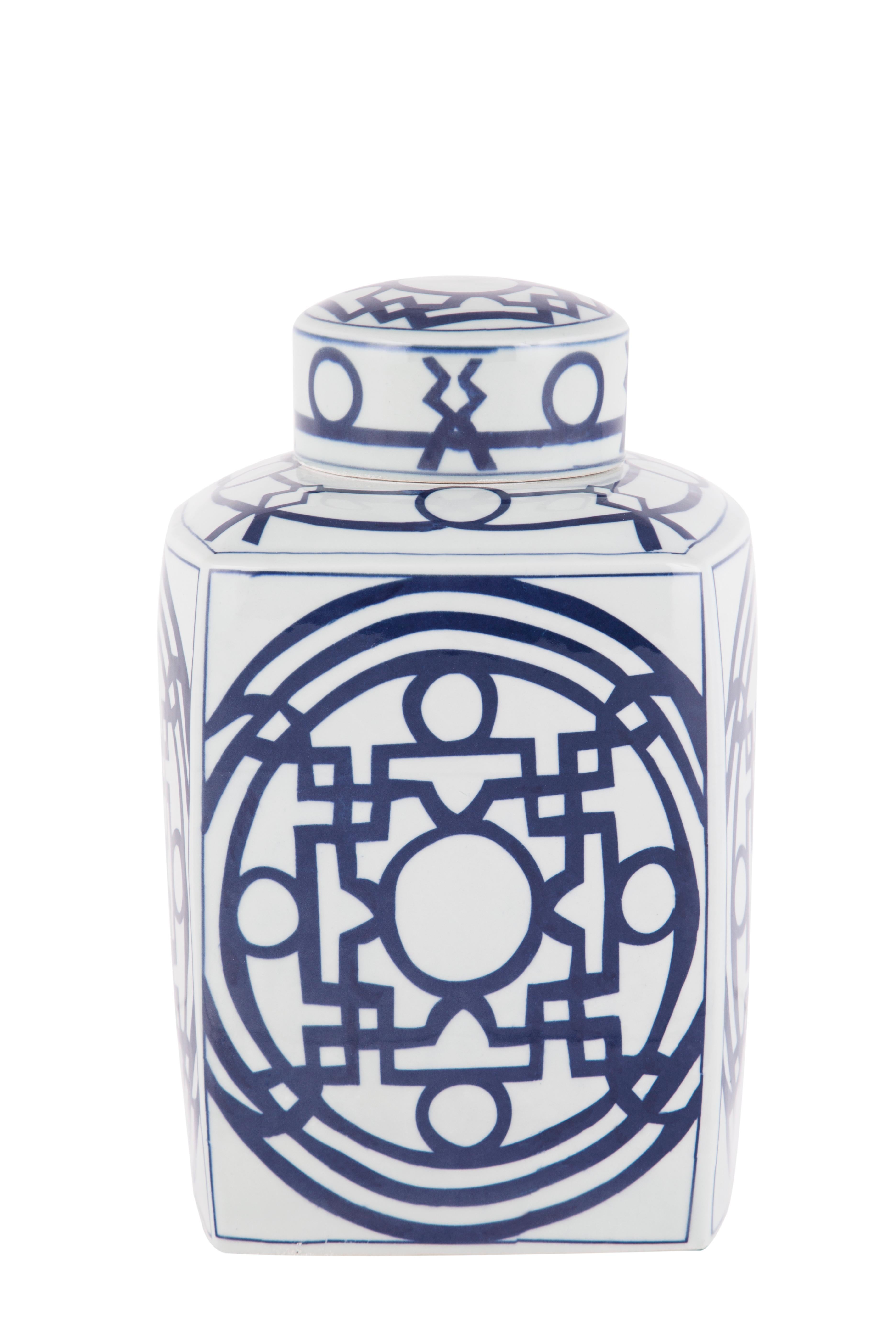 Ensemble de 2 pots Qing, bleus et blancs, moulés à la main et peints à la main Neuf - En vente à Lisboa, PT