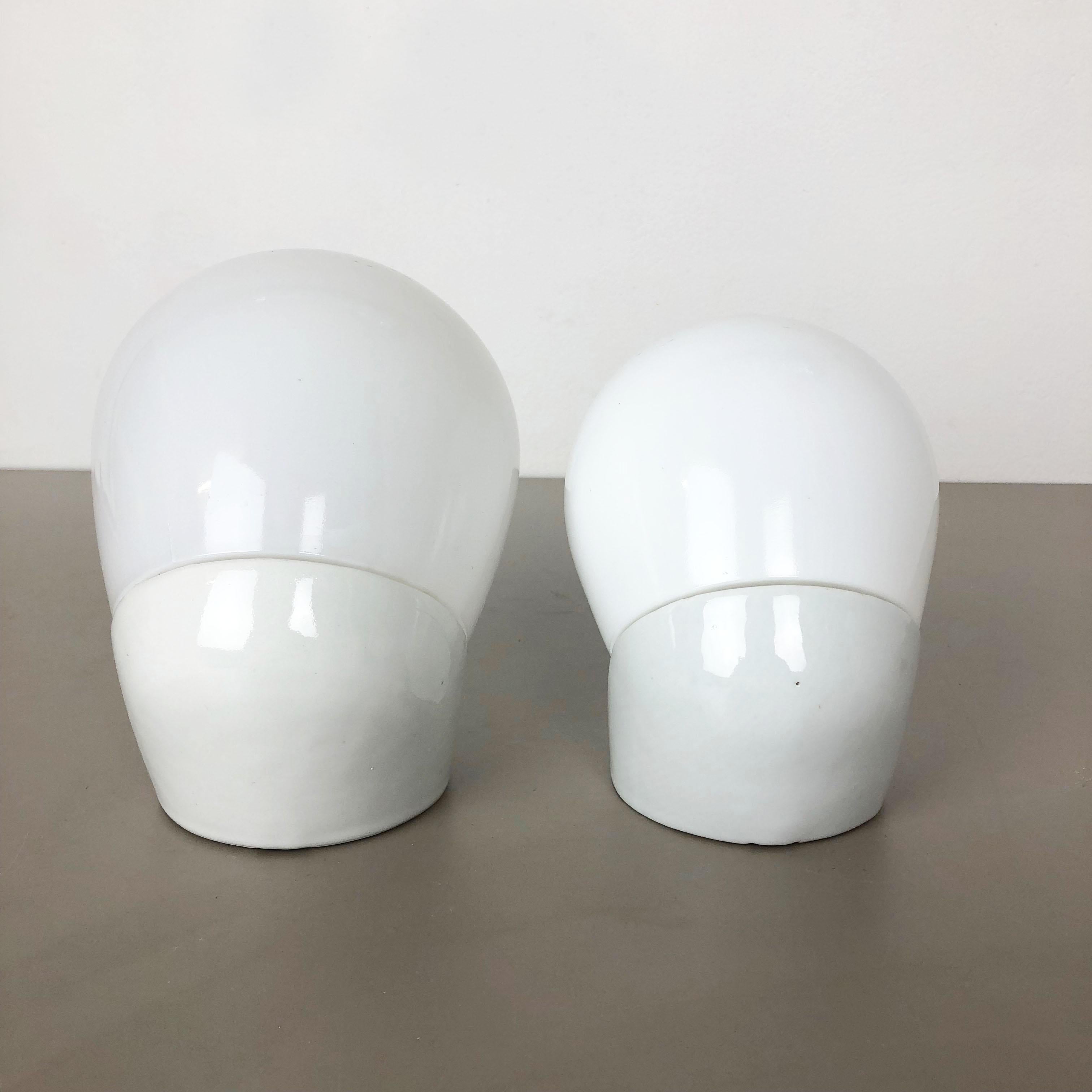 20th Century Set of 2 Porcelain Wall Light 