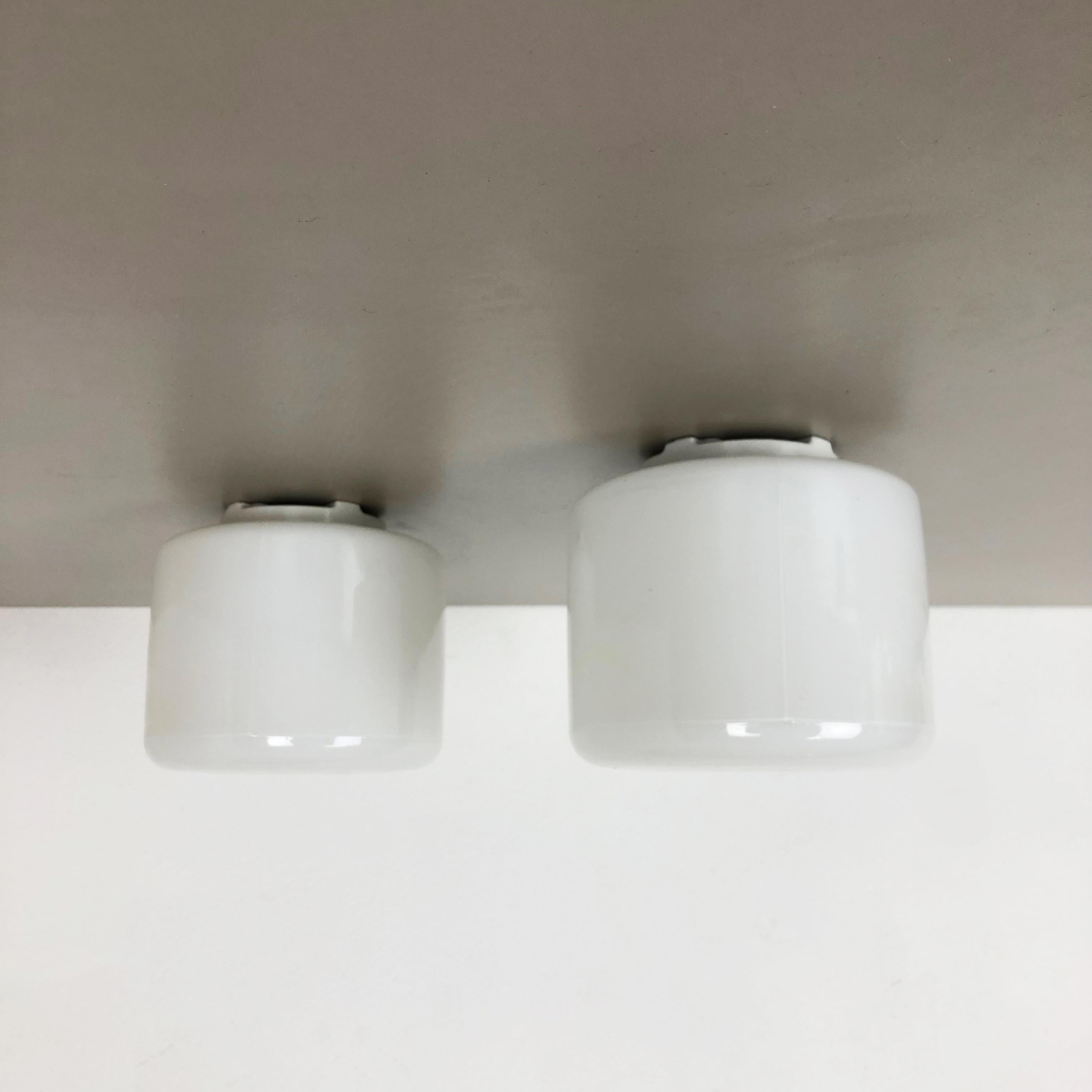 20th Century Set of 2 Porcelain Wall Light 