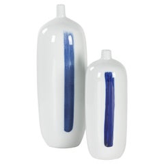 Ensemble de 2 vases Zong, bleus et blancs, moulés à la main et peints à la main