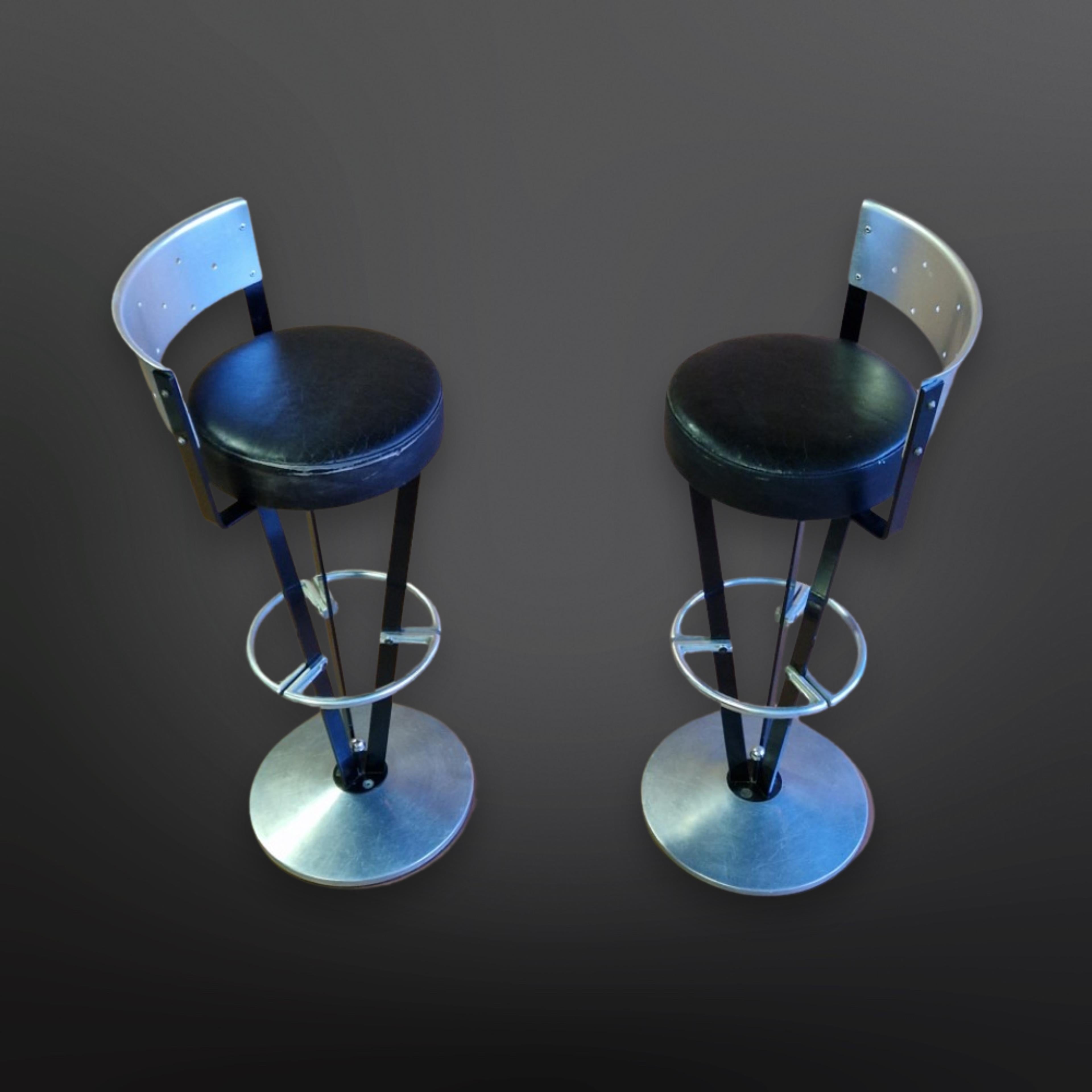 Set of 2 post modern bar stools, Italy 1980s In Good Condition In ECHT, NL