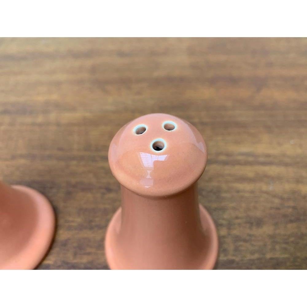2er-Set postmoderne Salz- und Pfefferstreuer aus Keramik von Gallo Design im Angebot 4