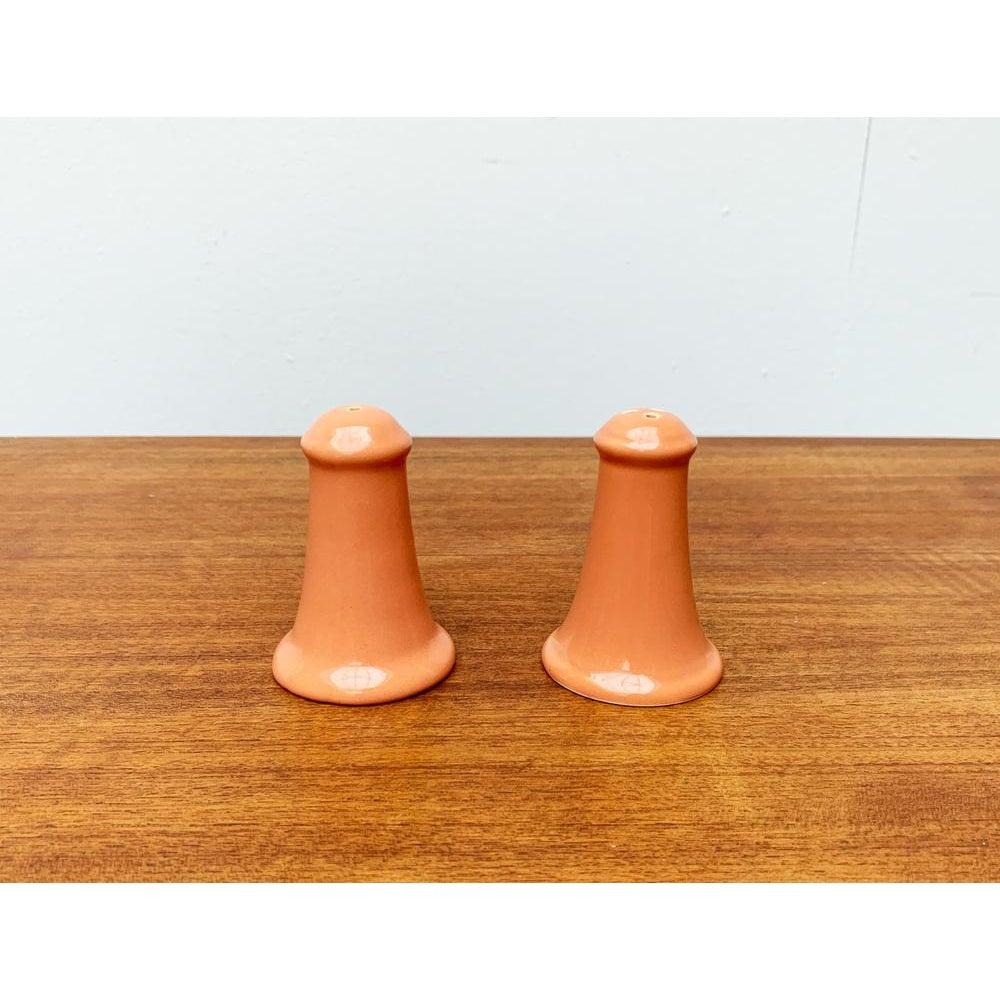 2er-Set postmoderne Salz- und Pfefferstreuer aus Keramik von Gallo Design im Angebot 1