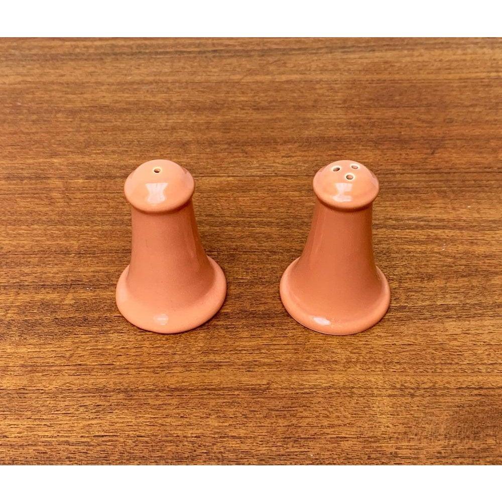 2er-Set postmoderne Salz- und Pfefferstreuer aus Keramik von Gallo Design im Angebot 2