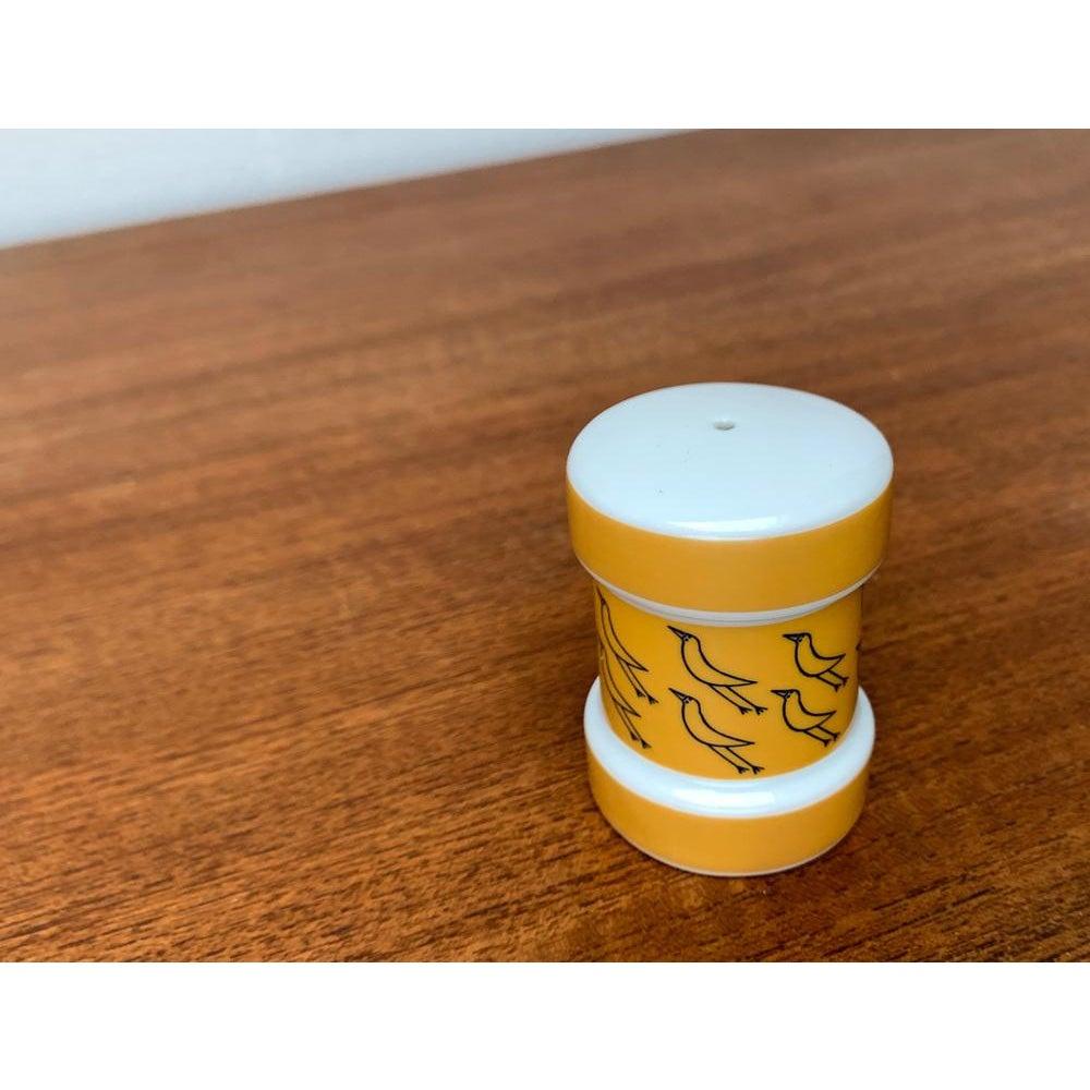 Set of 2 Postmodern German Flying Objects Series Plate and Pepper Shaker, 1990s For Sale 5