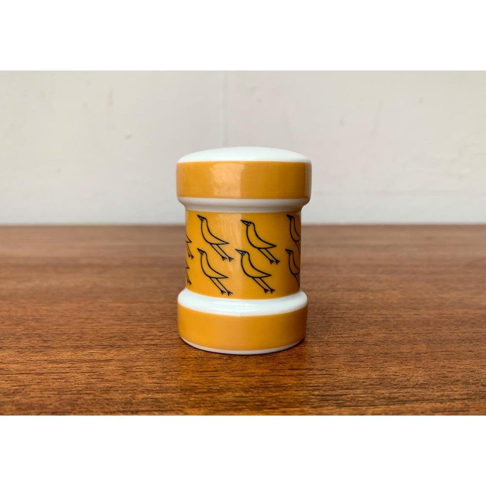 Set of 2 Postmodern German Flying Objects Series Plate and Pepper Shaker, 1990s For Sale 6