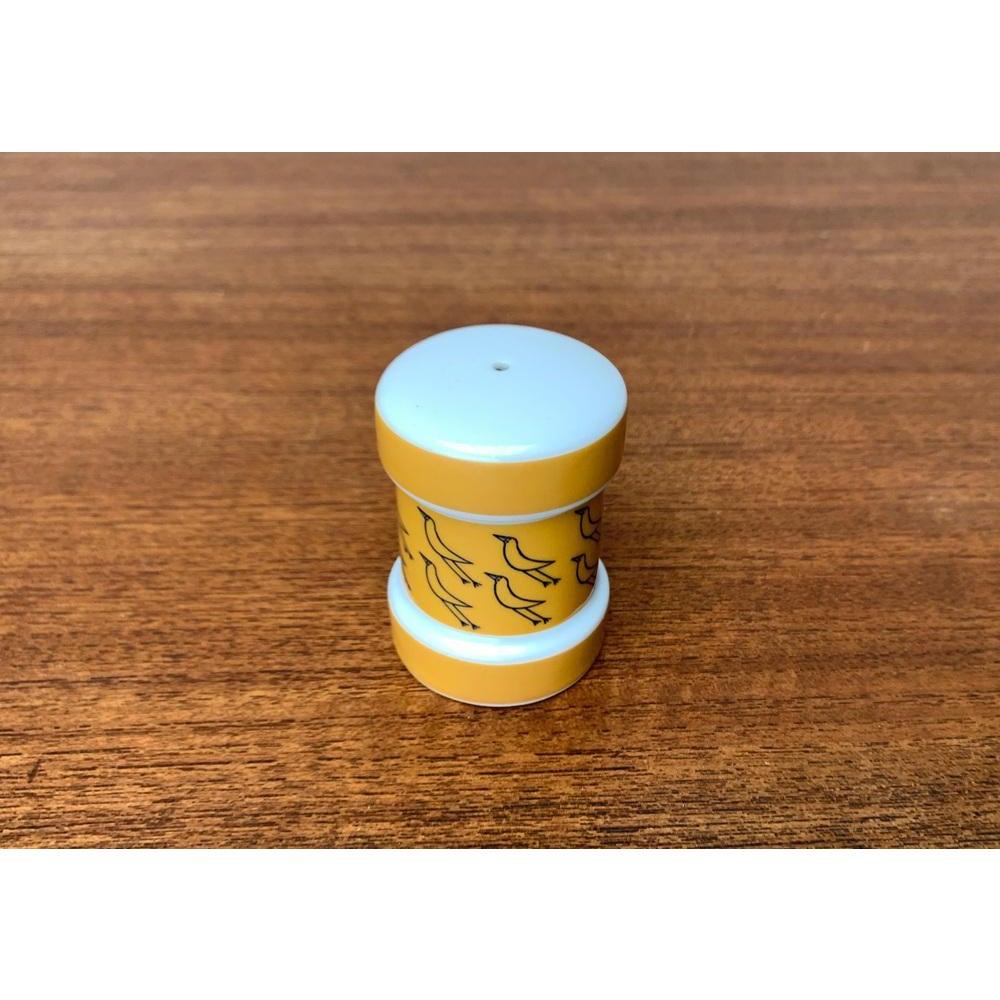 Post-Modern Set of 2 Postmodern German Flying Objects Series Plate and Pepper Shaker, 1990s For Sale