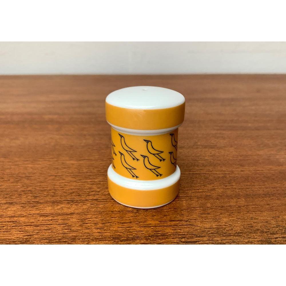 Set of 2 Postmodern German Flying Objects Series Plate and Pepper Shaker, 1990s For Sale 2