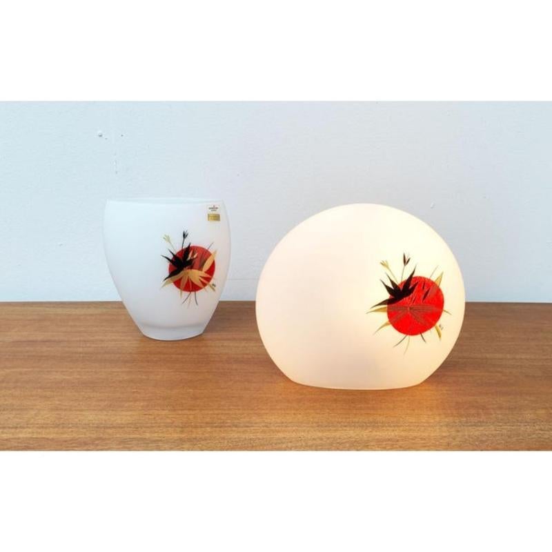 Satz von 2 postmodernen deutschen Glas-Tischlampen und Vasen-Set aus Glas, 1980er Jahre (Postmoderne) im Angebot