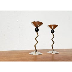 Juego de 2 candelabros de metal italianos postmodernos, años 80