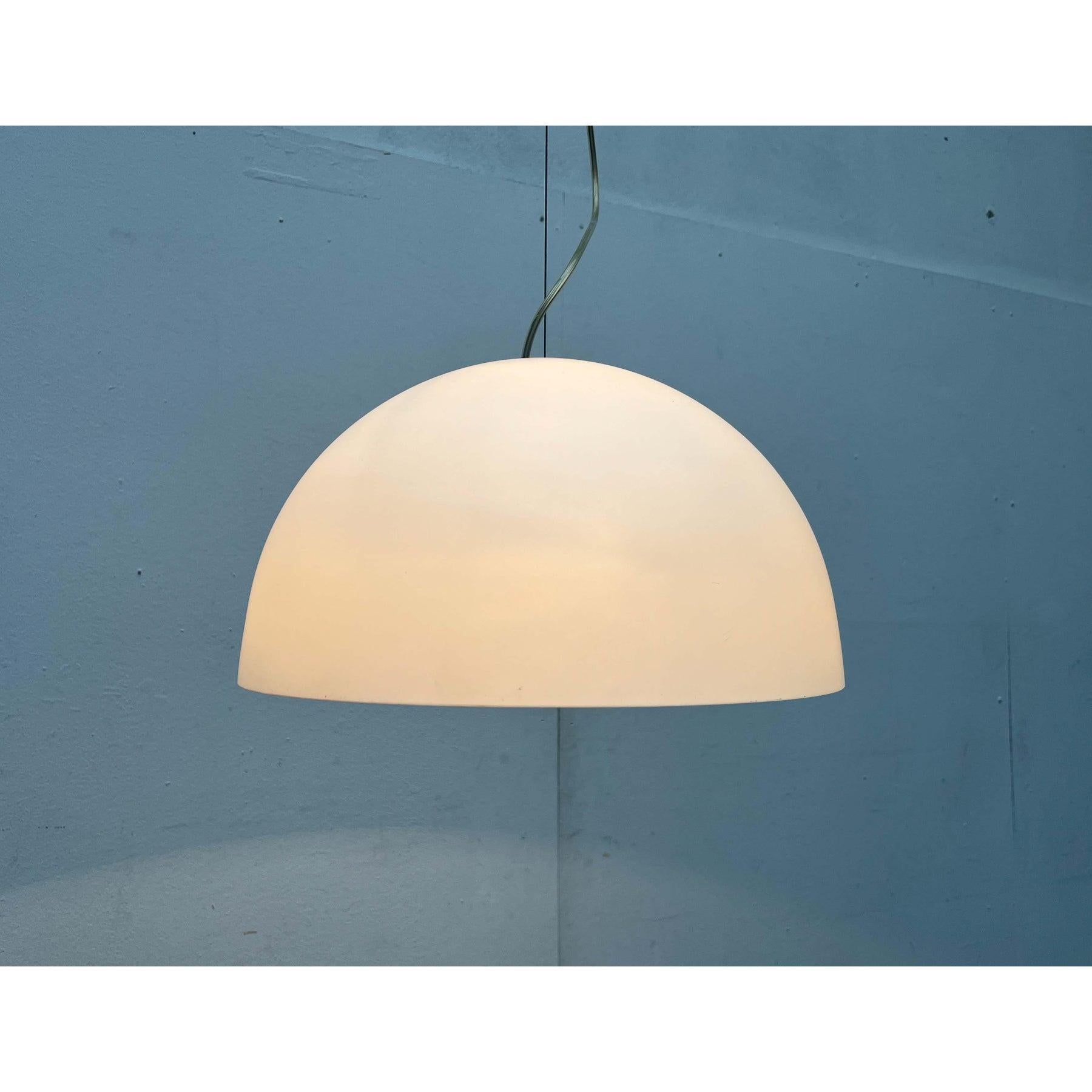 Set of 2 Postmodern Italian Model Gaia Glass Pendant Lamp by Luciano, 1980s In Good Condition For Sale In Hamburg, DE
