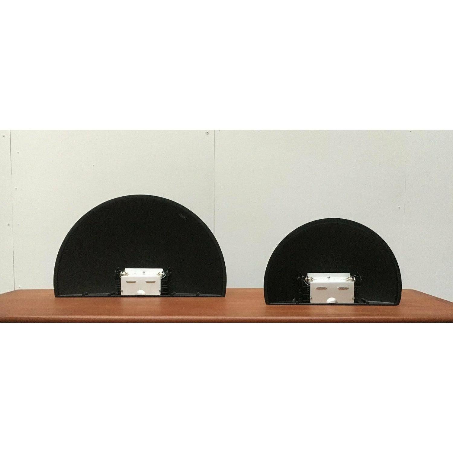 20ième siècle Ensemble de 2 lampes murales italiennes postmodernes modèle Piatto D9 pour Luceplan en vente