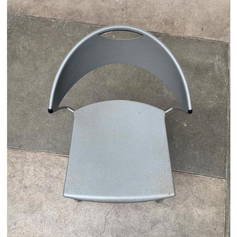 2er-Set postmoderner italienischer Stapelstuhl aus Metall, Modell Juliette, 1980er Jahre im Angebot 2