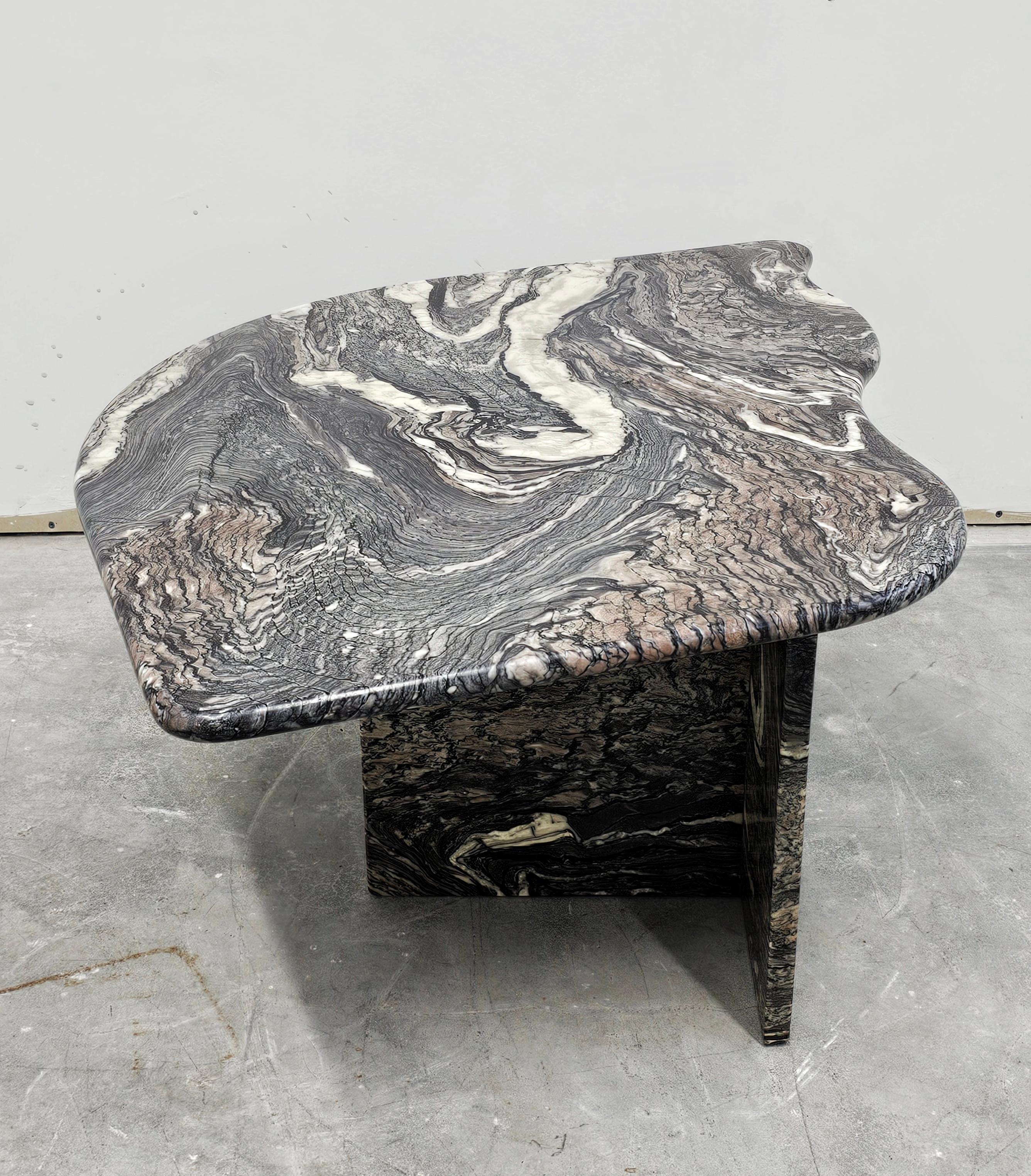 Set of 2 Postmodern Nesting Tables done in Cipollino Ondulato Marble, Italy 1980 10