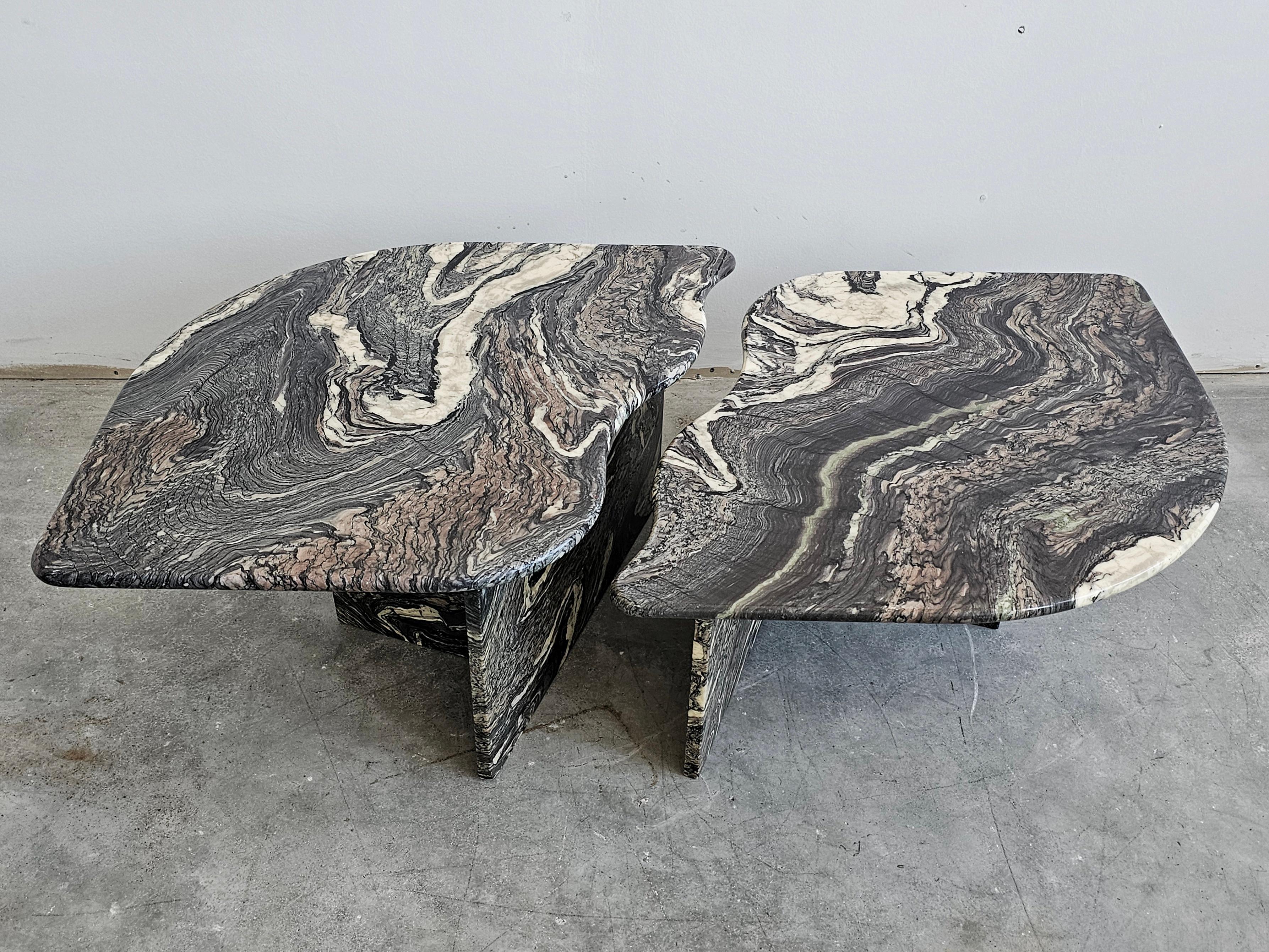 Set of 2 Postmodern Nesting Tables done in Cipollino Ondulato Marble, Italy 1980 In Good Condition In Beograd, RS
