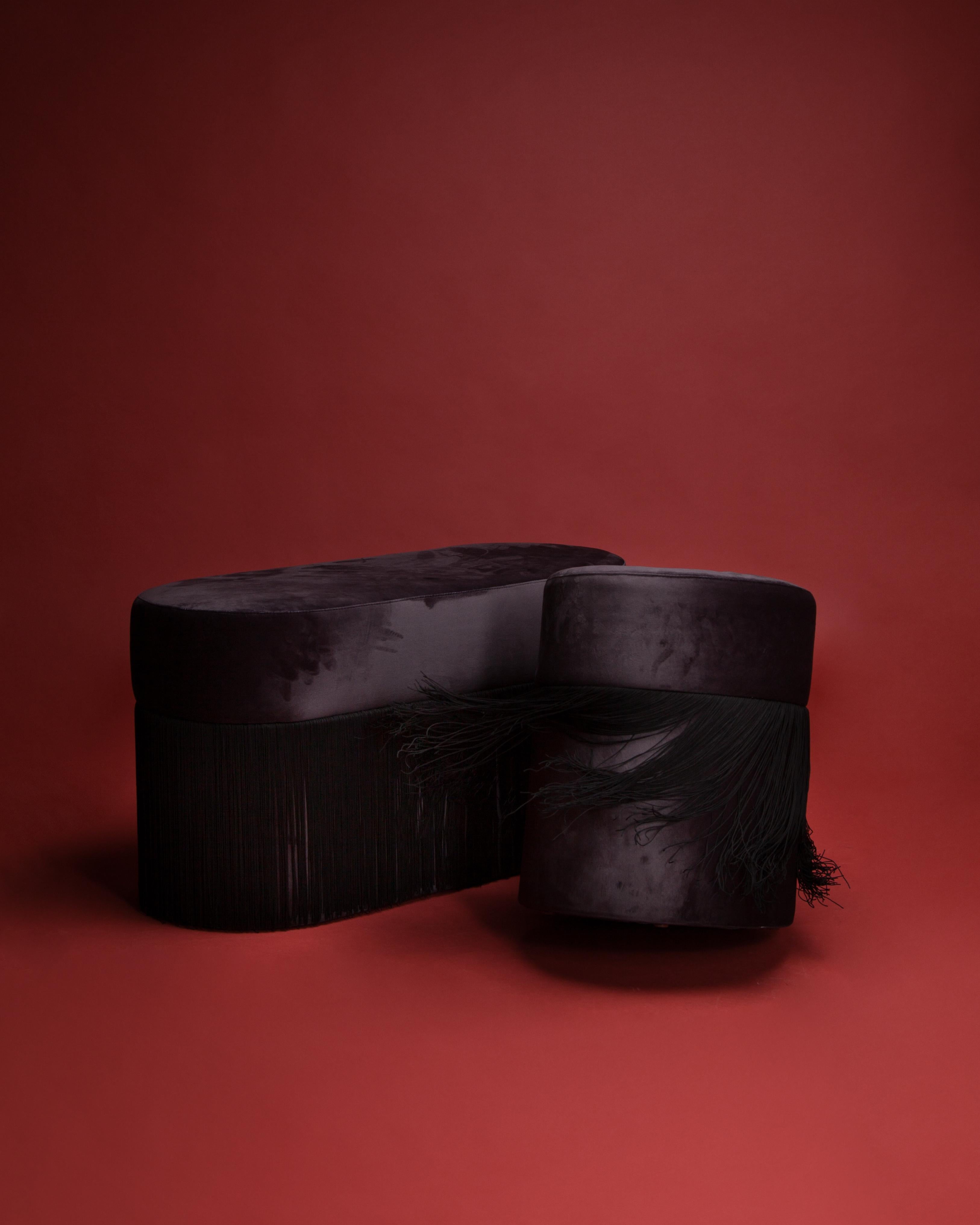 2er-Set Pouf Pill L and S Contemporary Skulpturaler Pouf mit Samt von Houtique im Angebot 13