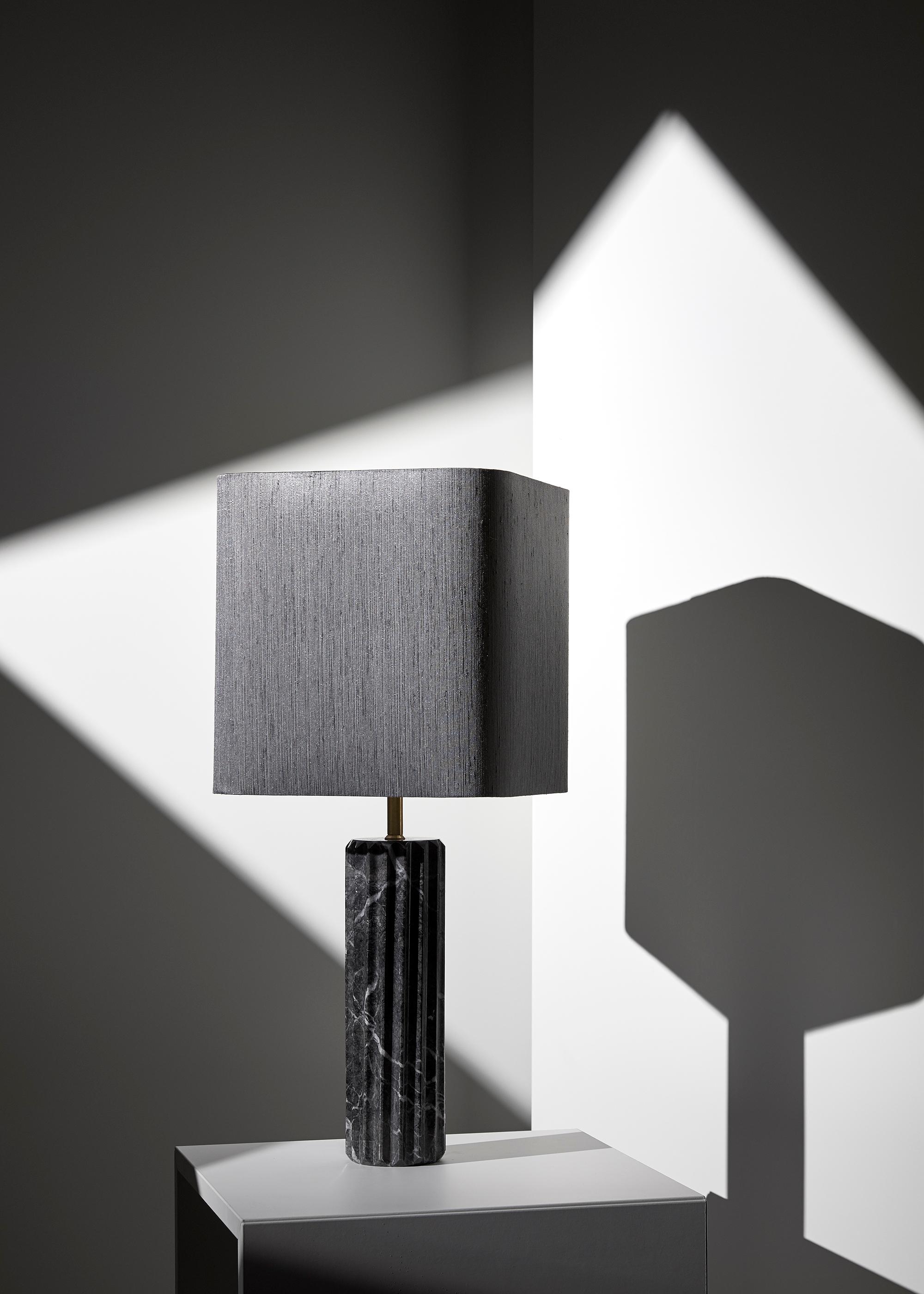 2er-Set Proud Tischleuchte von Lisette Rützou
Abmessungen: 24 x H 55 cm
MATERIALIEN: Marmor

Alle unsere Lampen können je nach Land verkabelt werden. Wenn es in die USA verkauft wird, wird es zum Beispiel für die USA verkabelt.

 Das Design von