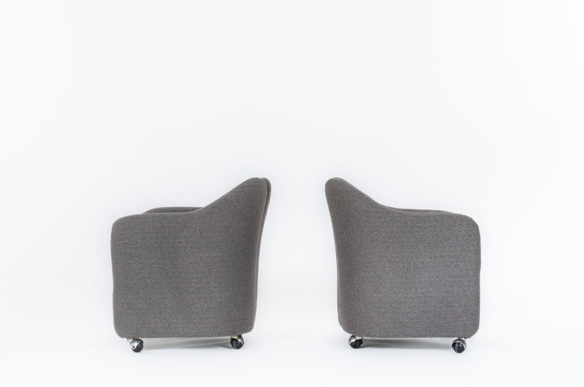 Set of 2 armchairs model PS142 by Osvaldo Borsani for Tecno in the 60s
Structure in metal covered by foam and grey fabric (new) - 4 casters