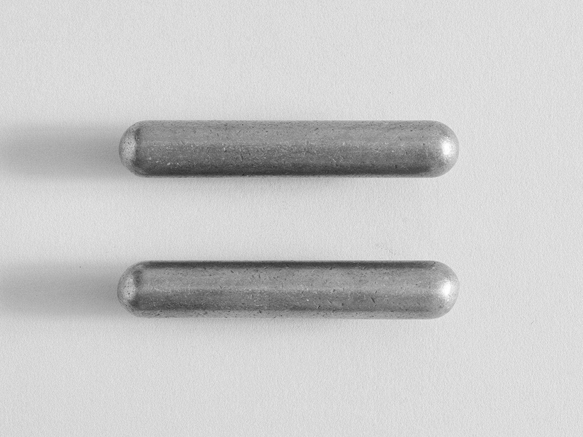 Set of 2 Polished Aluminium PSL Handles by Henry Wilson
Dimensions: W 2 x D 3 x H 9 cm 
Materials: Aluminum 
Also available in XL dimensions 20.5 x 2.6 x 1.6 cm
PSL handle (Pull, Slide, Lift) 

This versatile handle can be used for cabinetry,