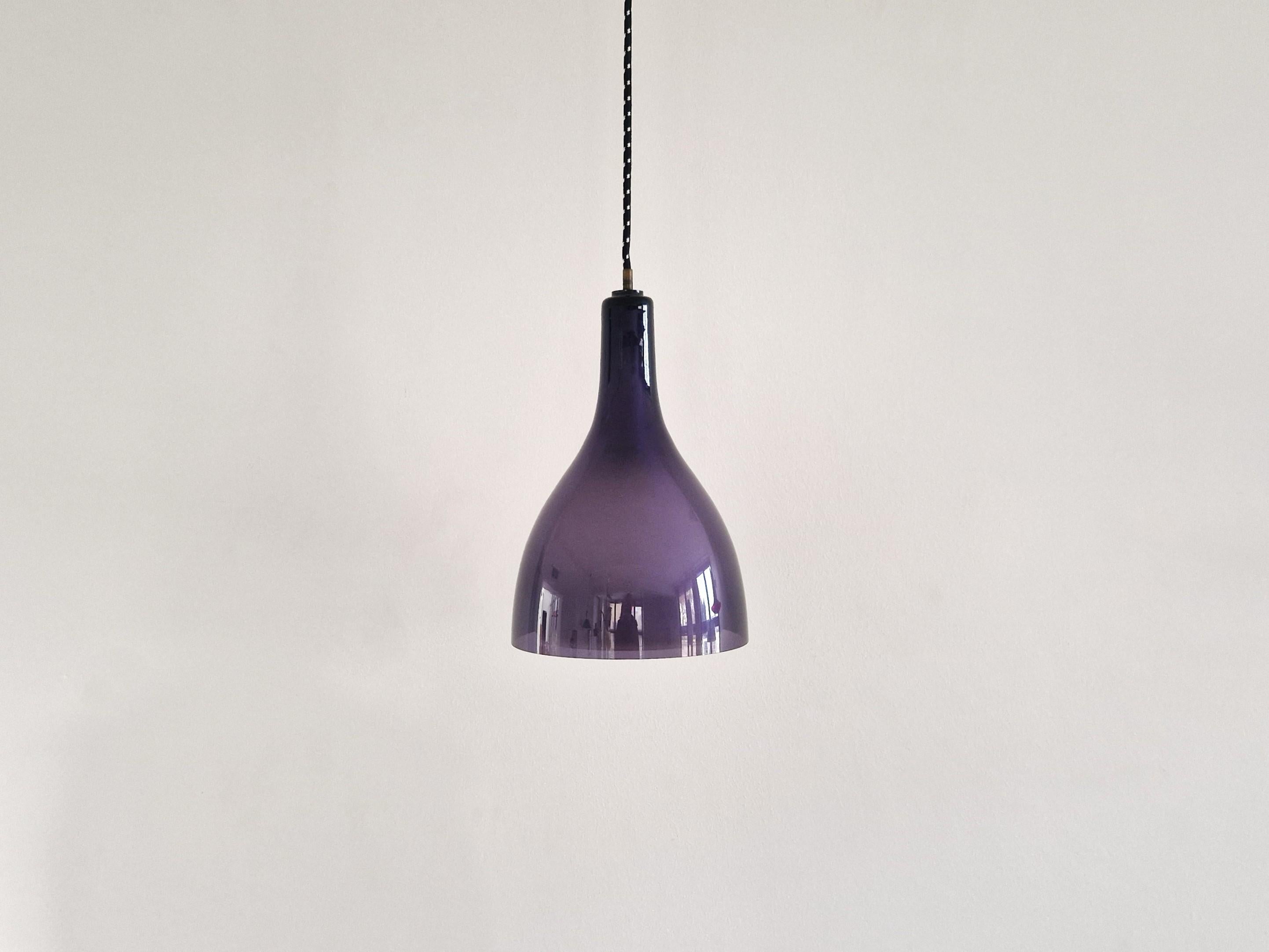Mid-Century Modern Set of 2 purple and white glass pendant lamps, 1960's / 1970's For Sale