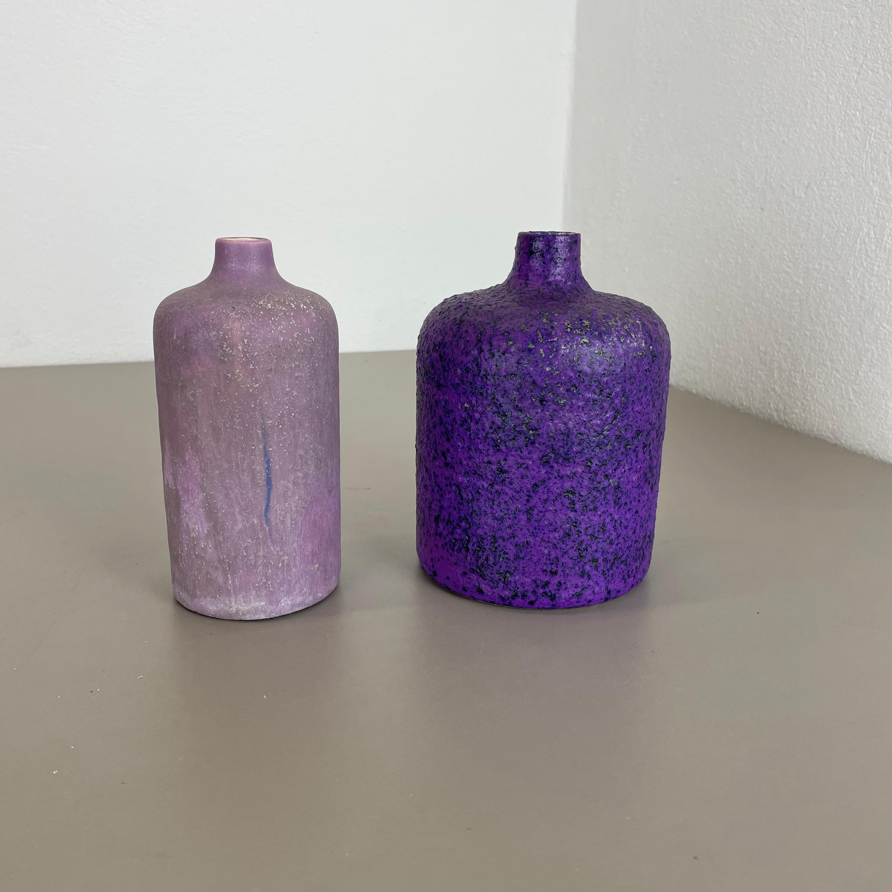 Mid-Century moderno Set di 2 vasi in ceramica rosa e viola Objects for Objects, Otto Keramik, Germania, 1970 in vendita