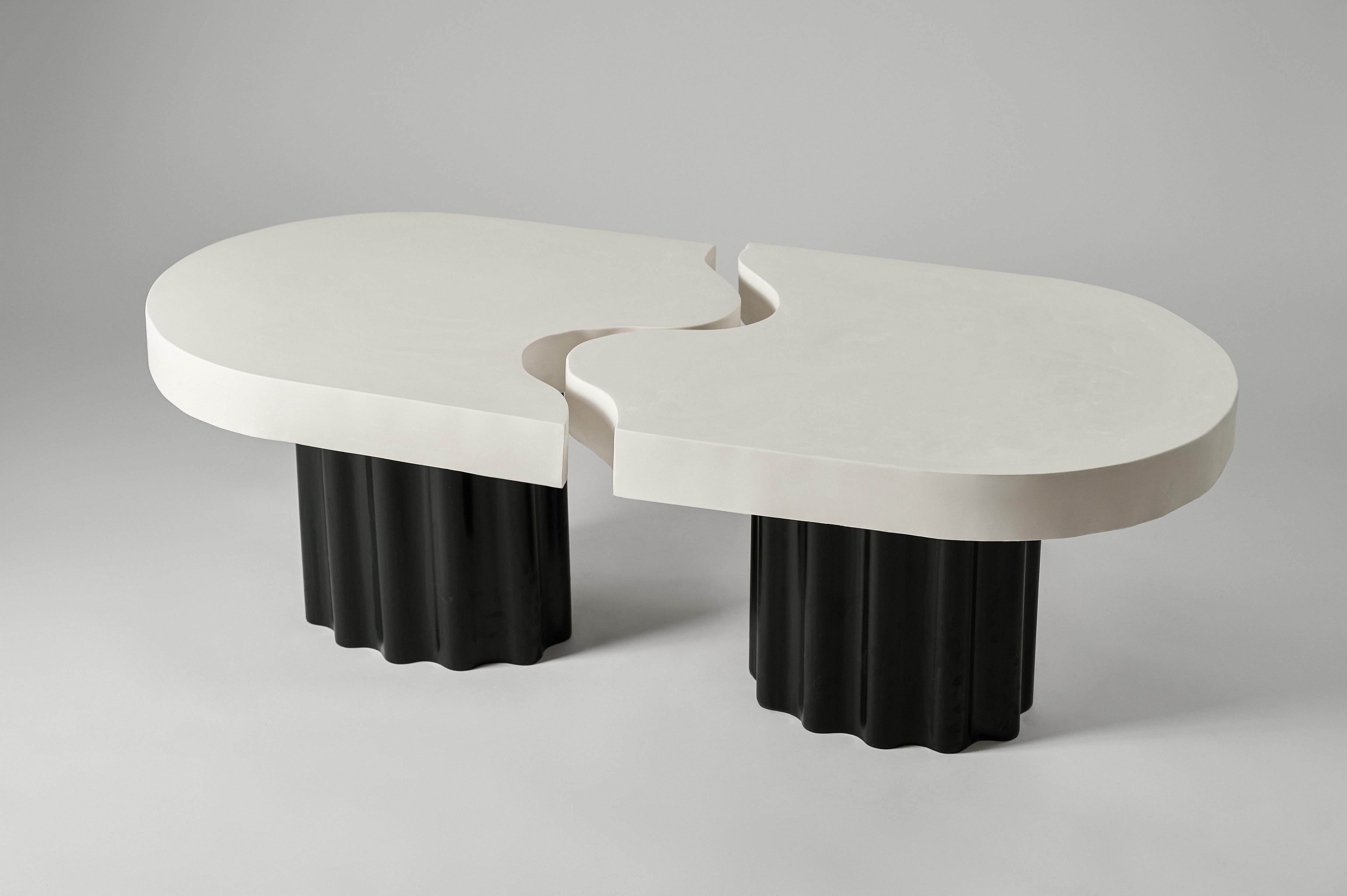 Ensemble de 2 tables basses Puzzle n° 2 de Perler
Dimensions : Une table : D 58 x L 67 x H 40 cm.
Les deux tables : D 58 x L 120 x H 40 cm.
MATERIAL : Jesmonite.
Poids d'une seule table : 15-20 kg.

La hauteur de ces tables est personnalisable.