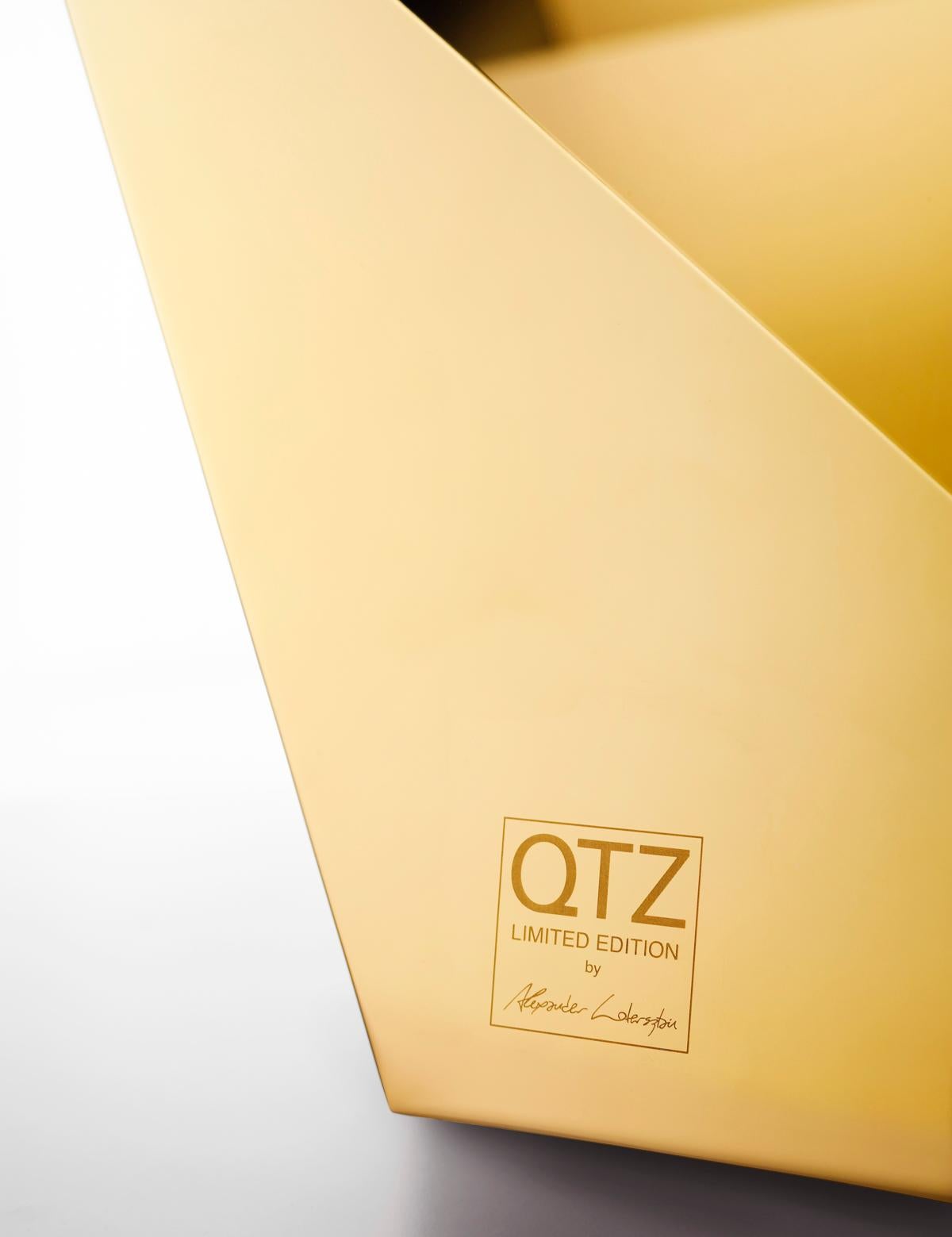 Satz von 2 QTZ-Loungesesseln und Ottomane von Alexander Lotersztain (Sonstiges) im Angebot