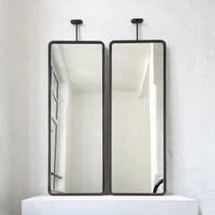 Jeu de 2 miroirs rectangulaires longs suspendus au plafond Quadris, cadre patiné bronze