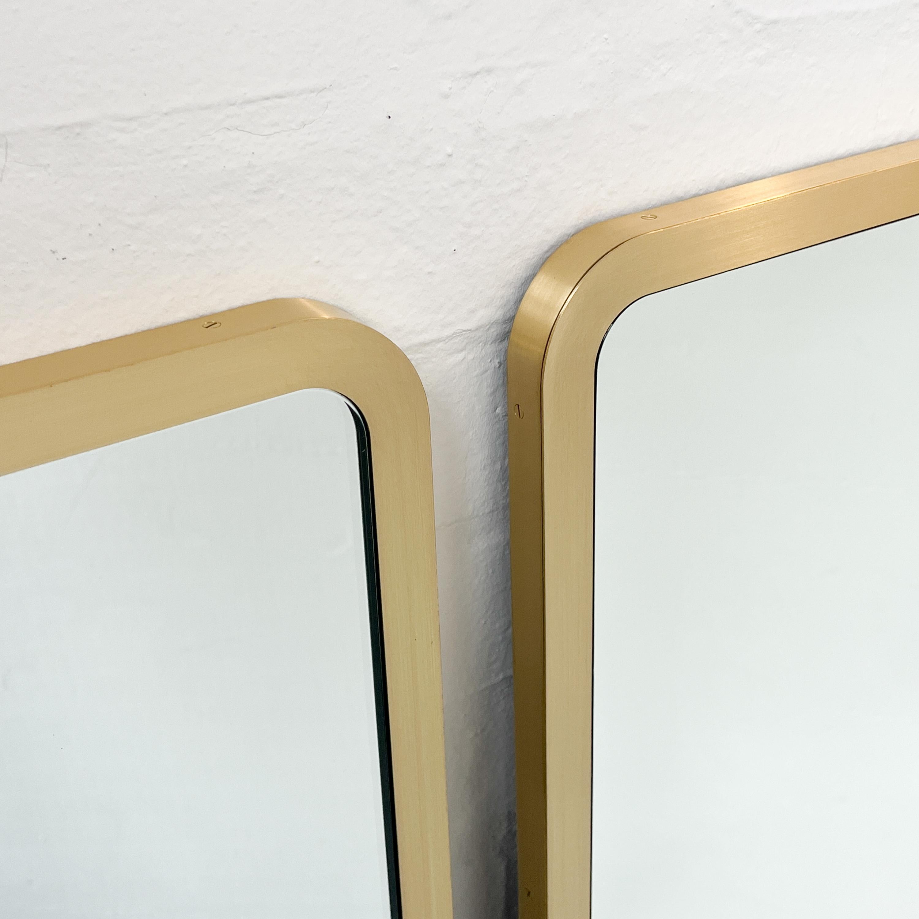 Set of 2 Quadris Rectangular Mirrors with Handcrafted Brushed Brass Frame, Large In New Condition For Sale In London, GB