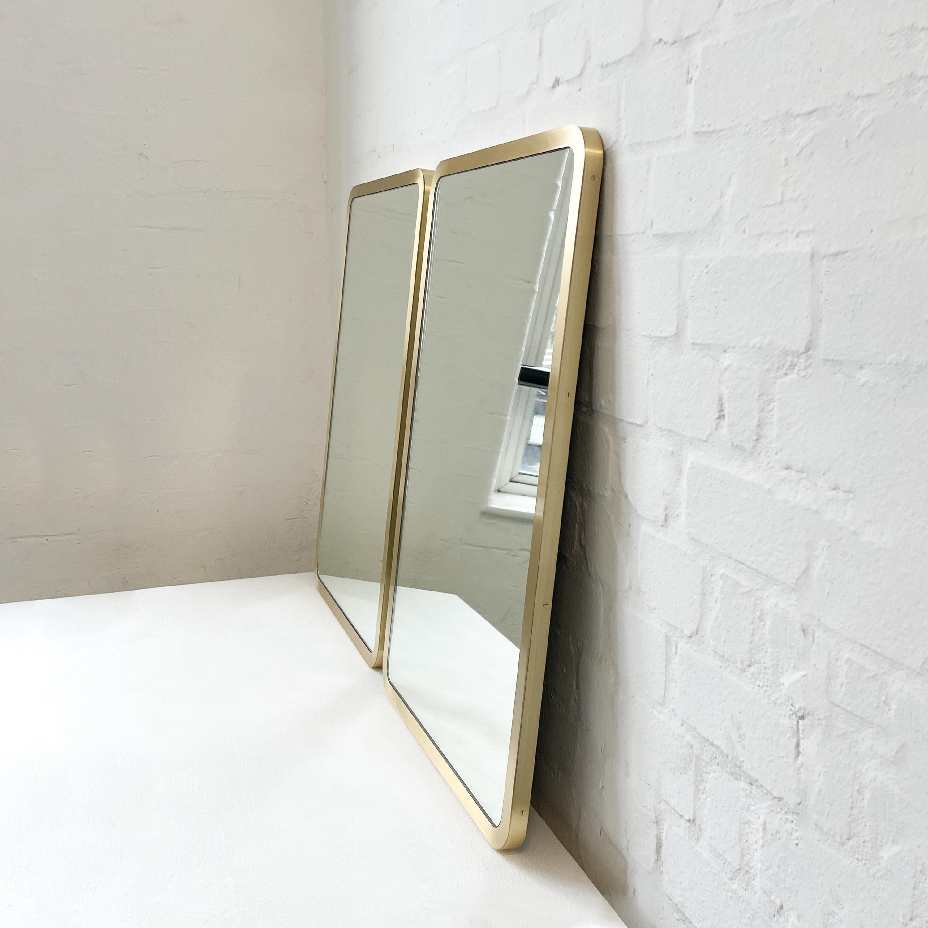 Set of 2 Quadris Rectangular Mirrors with Handcrafted Brushed Brass Frame, Large For Sale 1