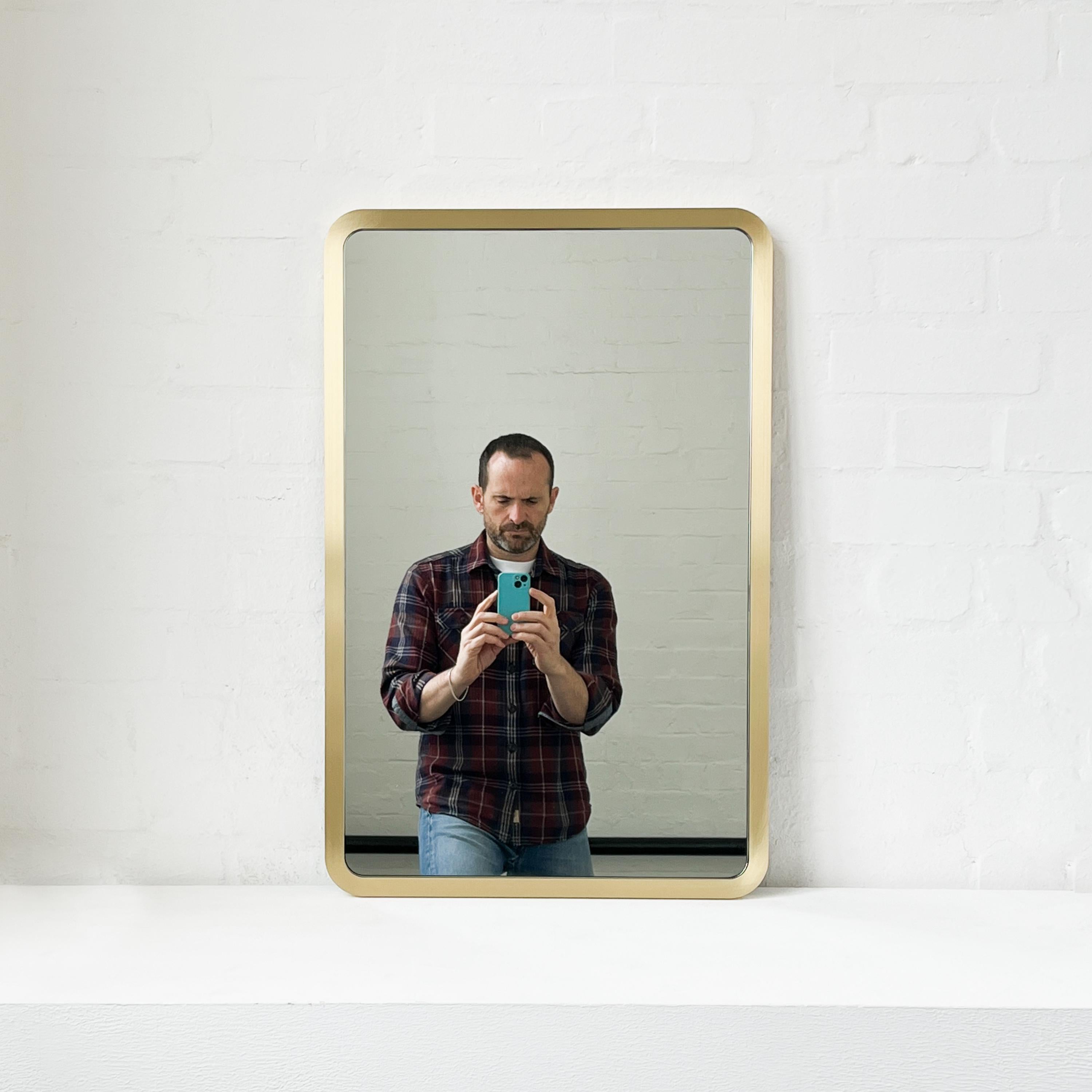 Set of 2 Quadris Rectangular Mirrors with Handcrafted Brushed Brass Frame, Large For Sale 4