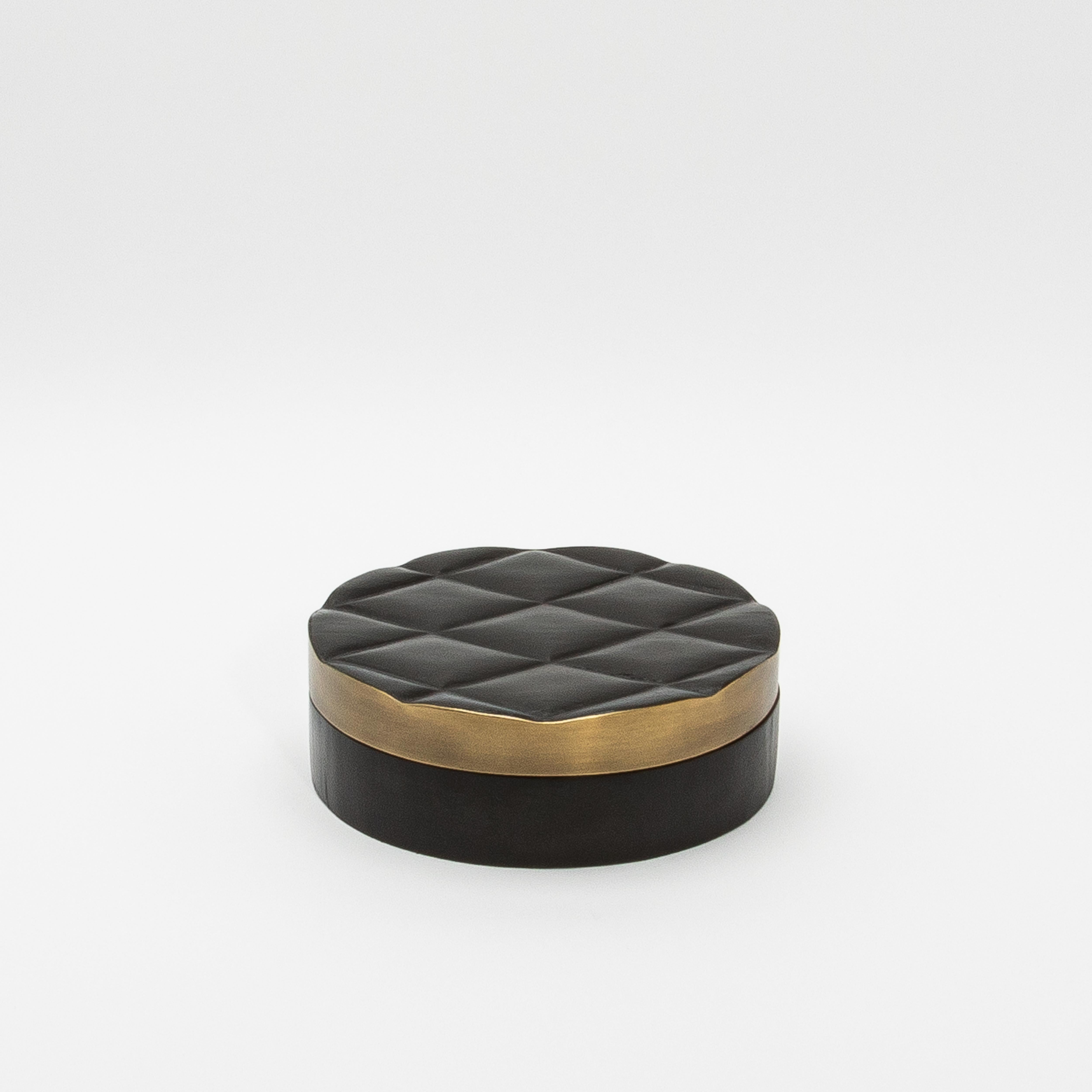 Art Deco Set of 2 Quilted Boxes in Black Oak with Bronze Patina Brass by Kifu Paris For Sale