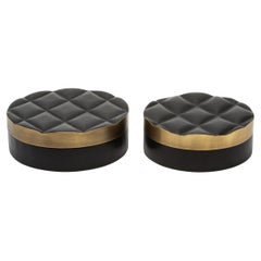 Juego de 2 cajas acolchadas de roble negro con latón patinado bronce by Kifu Paris