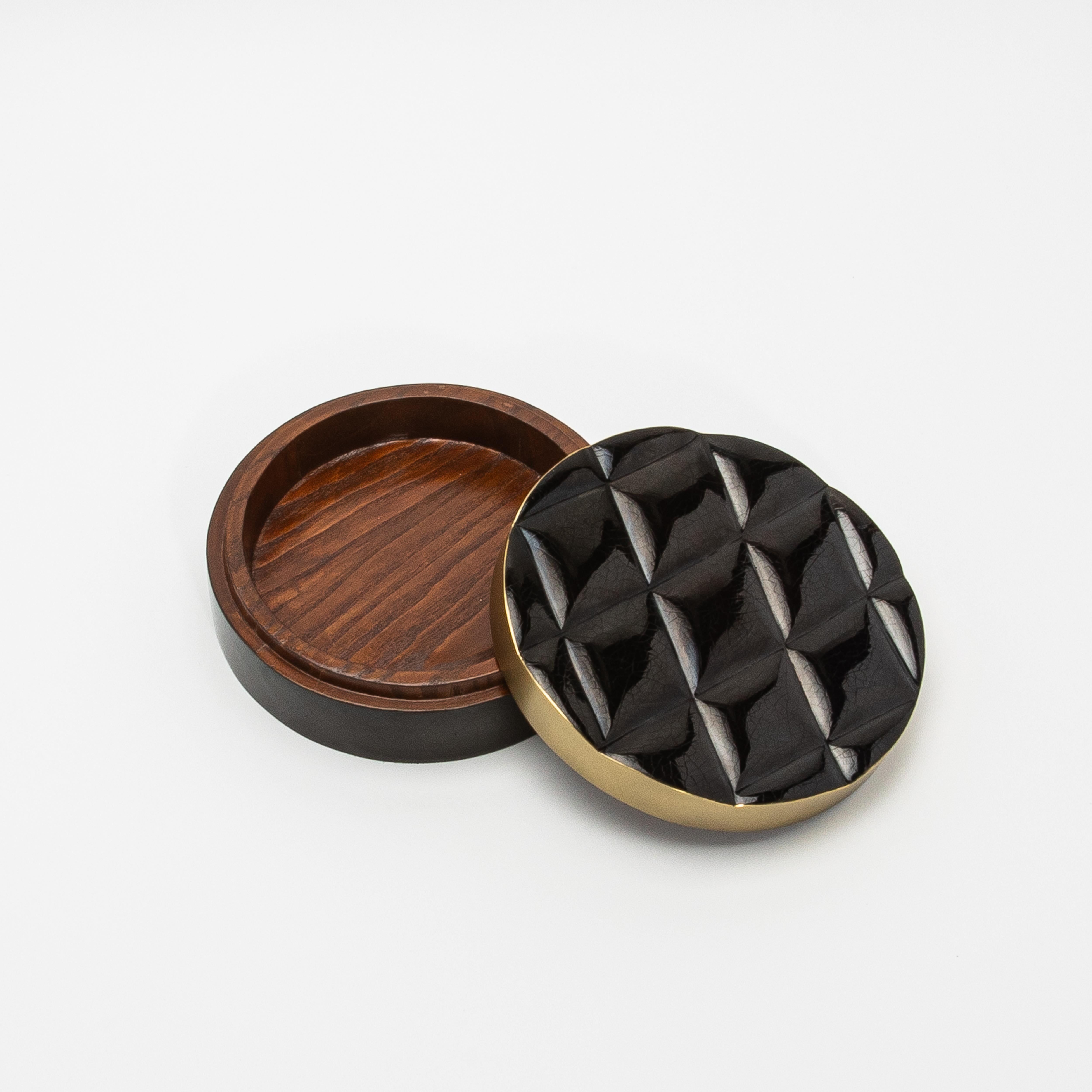 Set of 2 Quilted Boxes in Black Shell with Bronze Patina Brass by Kifu Paris In New Condition For Sale In West Hollywood, CA