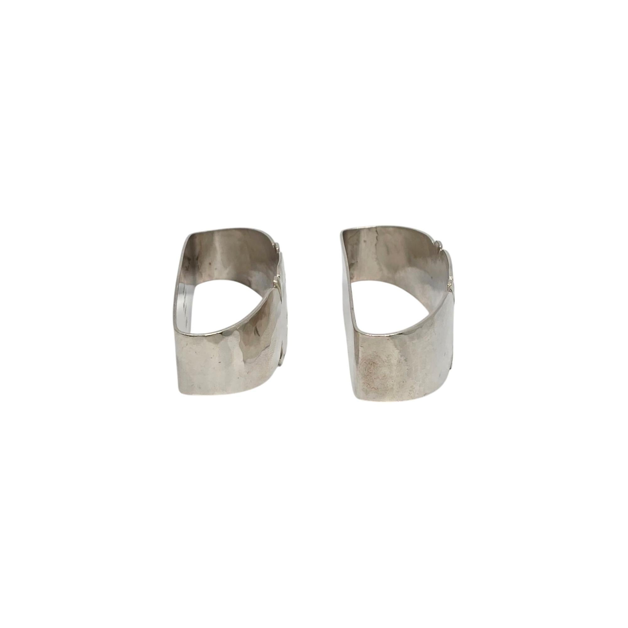 da uomo o donna Set di 2 portatovaglioli in argento sterling Randahl con diversi monogrammi #21022 in vendita