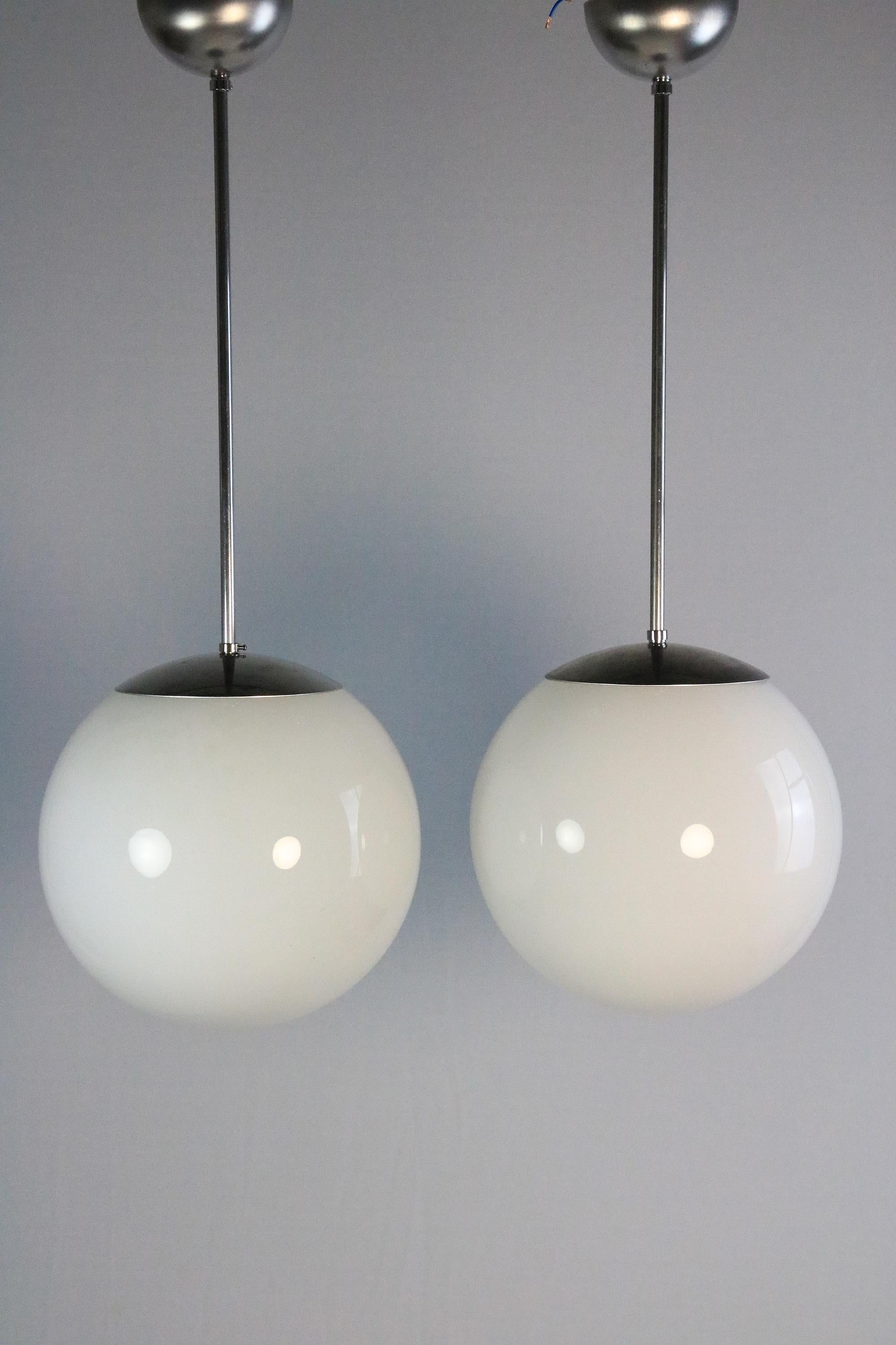 Set of 2 Rare Original 1940s Ball Lamps, Opaline Glass, Bauhaus In Good Condition For Sale In Berlin, BE