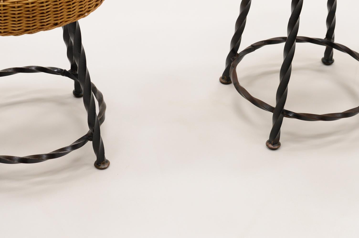 Late 20th Century Set of 2 rattan and wrought iron stools, 1970s.  For Sale