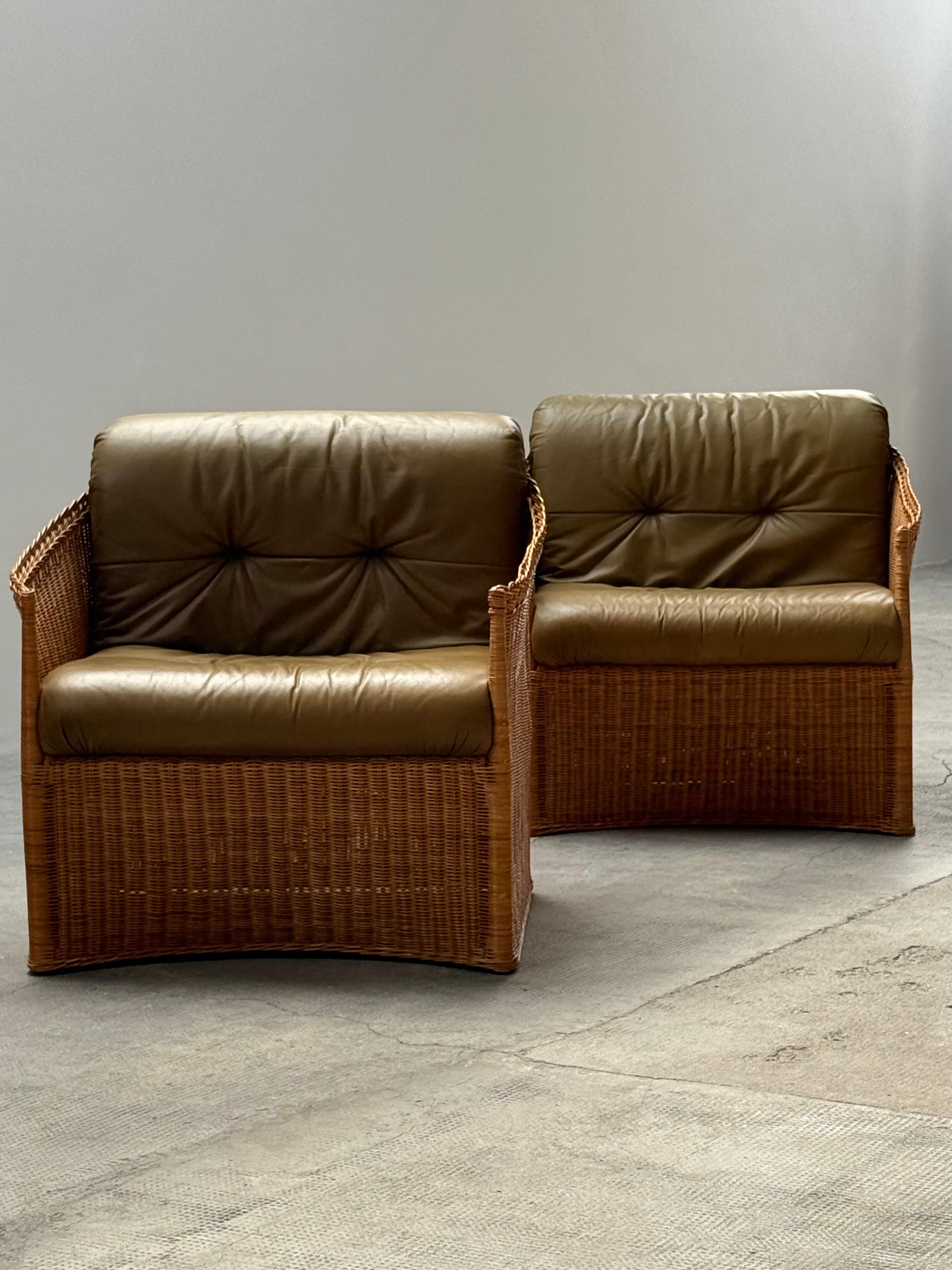 SET VON 2 RATTAN-SESSELN MIT GR�ÜNEN LEINDERN, FRANKREICH 1960er Jahre im Angebot 2