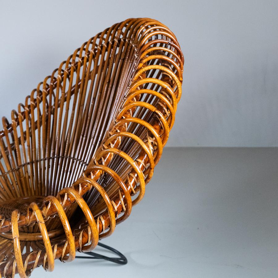 Set di 2 poltrone in rattan di metà secolo di Janine Abraham, 1969 In condizioni buone in vendita a Milano, Lombardia